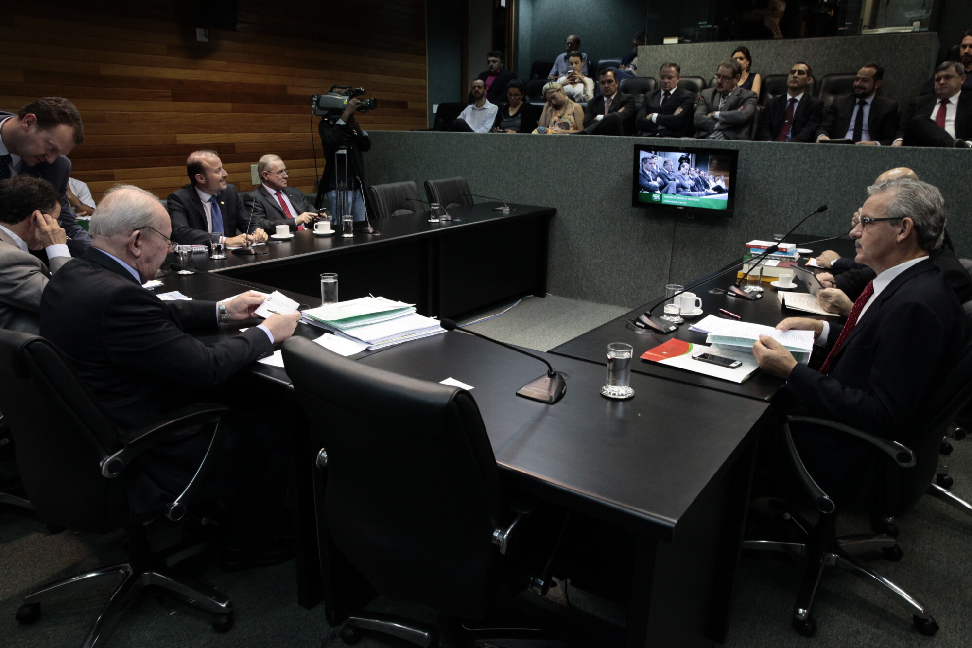 Comissão de Finanças aprova PLCs da Defensoria e Ministério Público