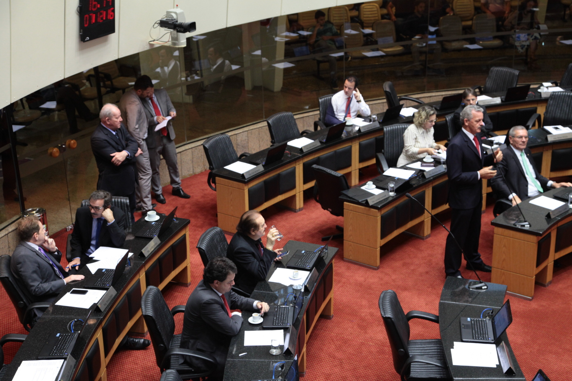 Deputados aprovam em Plenário alterações do Plano Plurianual