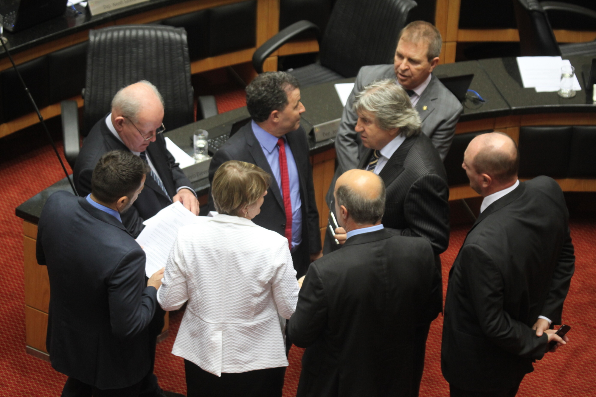 Deputados aprovam 44 projetos de lei de origem parlamentar