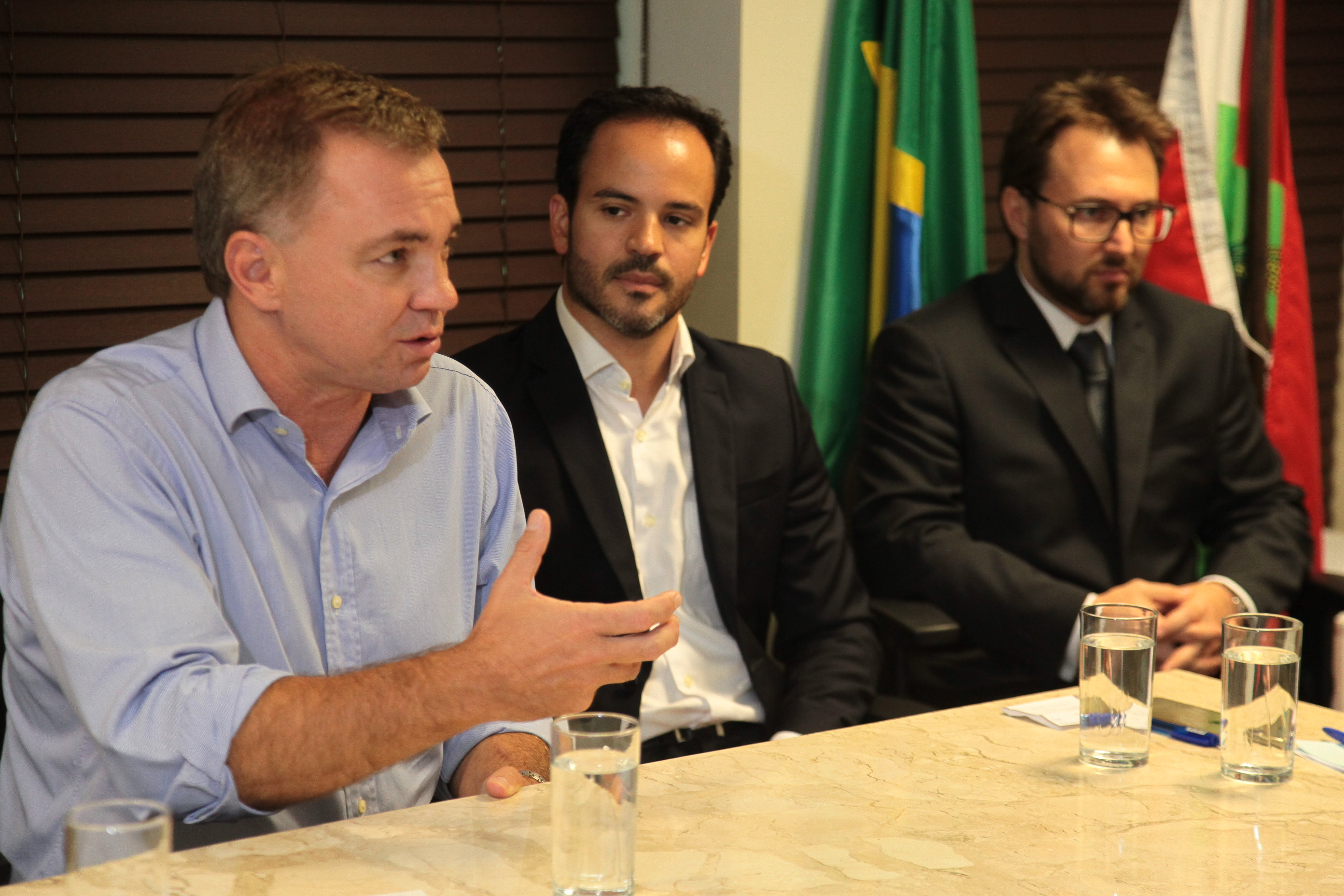 Entrevista Coletiva com Gean Loureiro