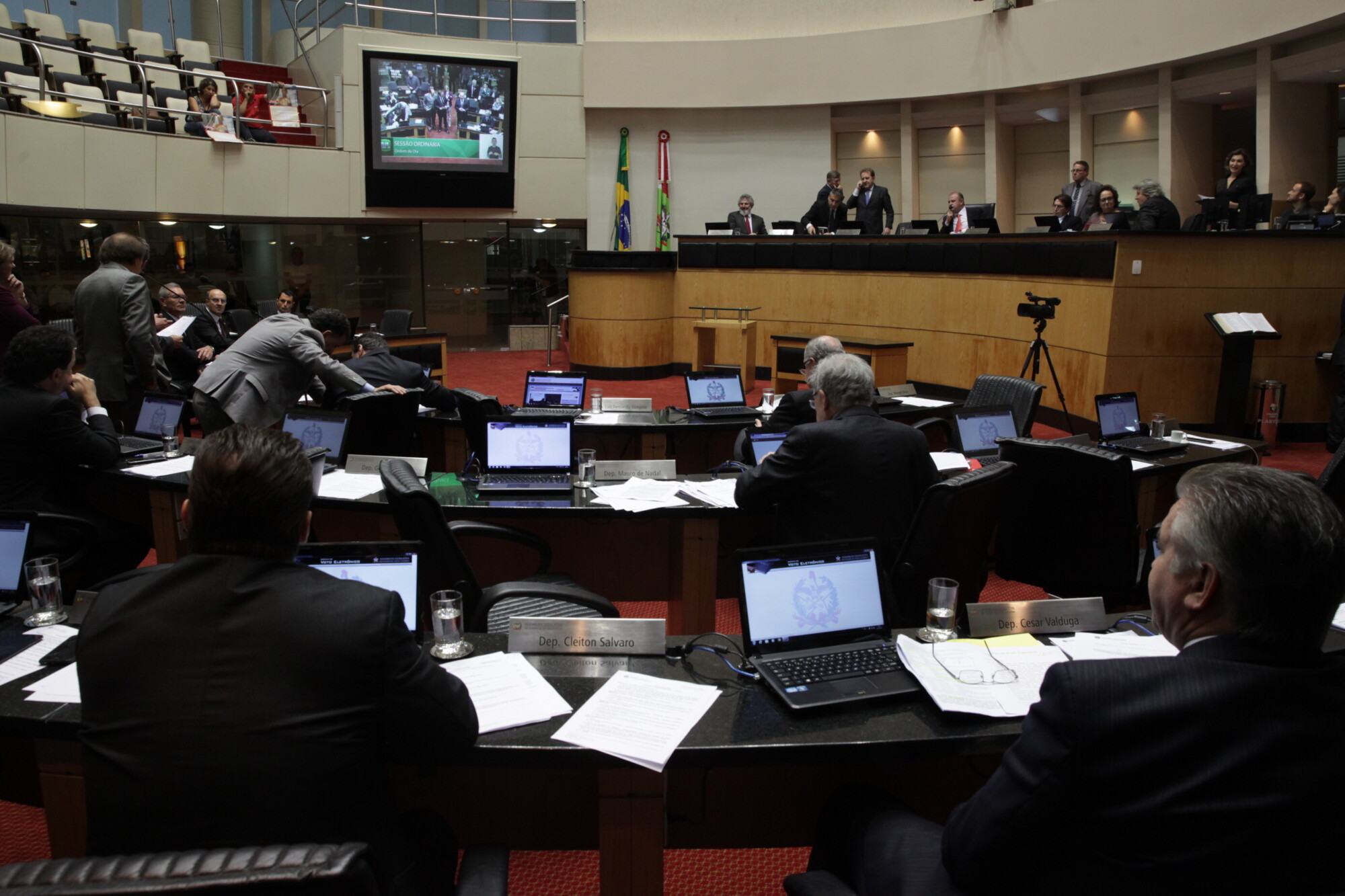 Deputados aprovam projeto que dispõe sobre doações da Celesc ao FundoSocial