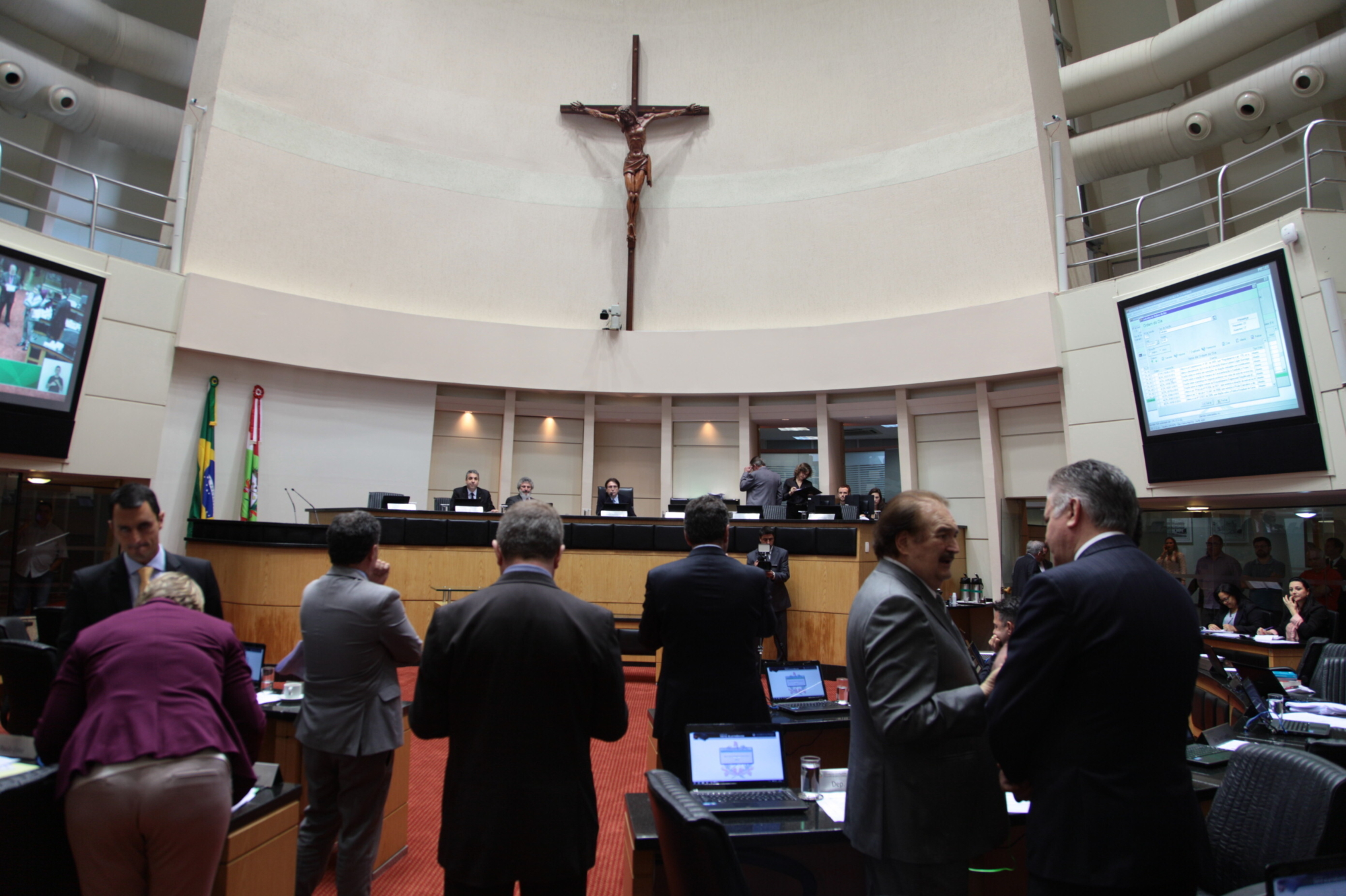 Aprovada alteração nas normas para pagamento de pensões no Estado