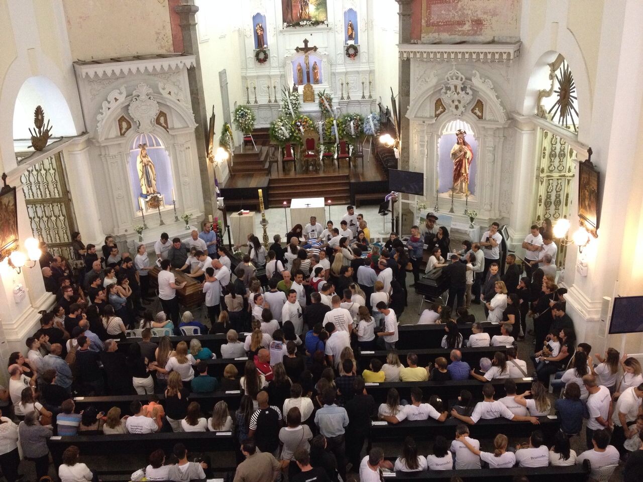 Jornalistas do Grupo RBS são homenageados em cerimônia religiosa