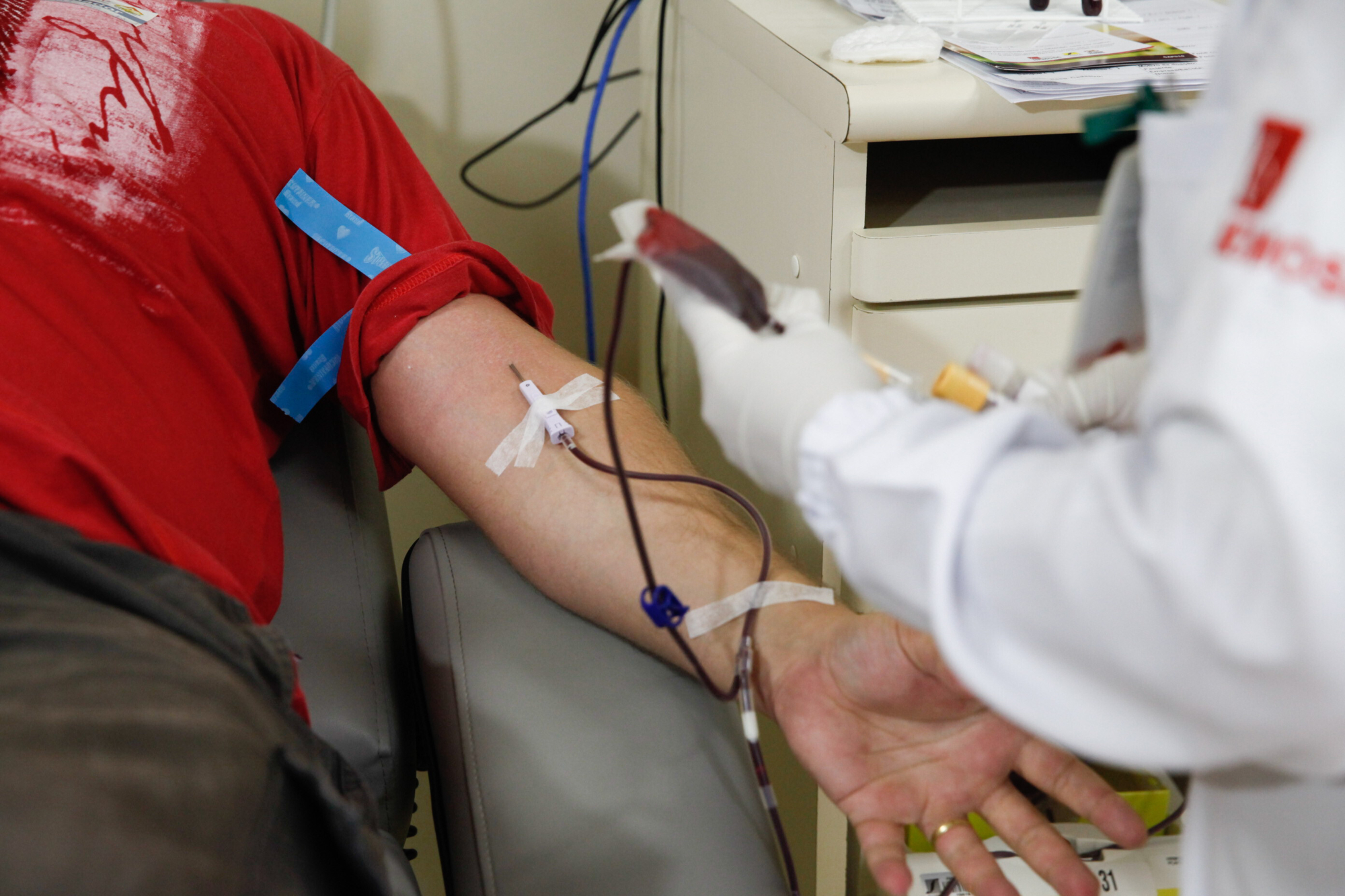 Hemosc alerta para queda no estoque de bolsas de sangue durante o verão