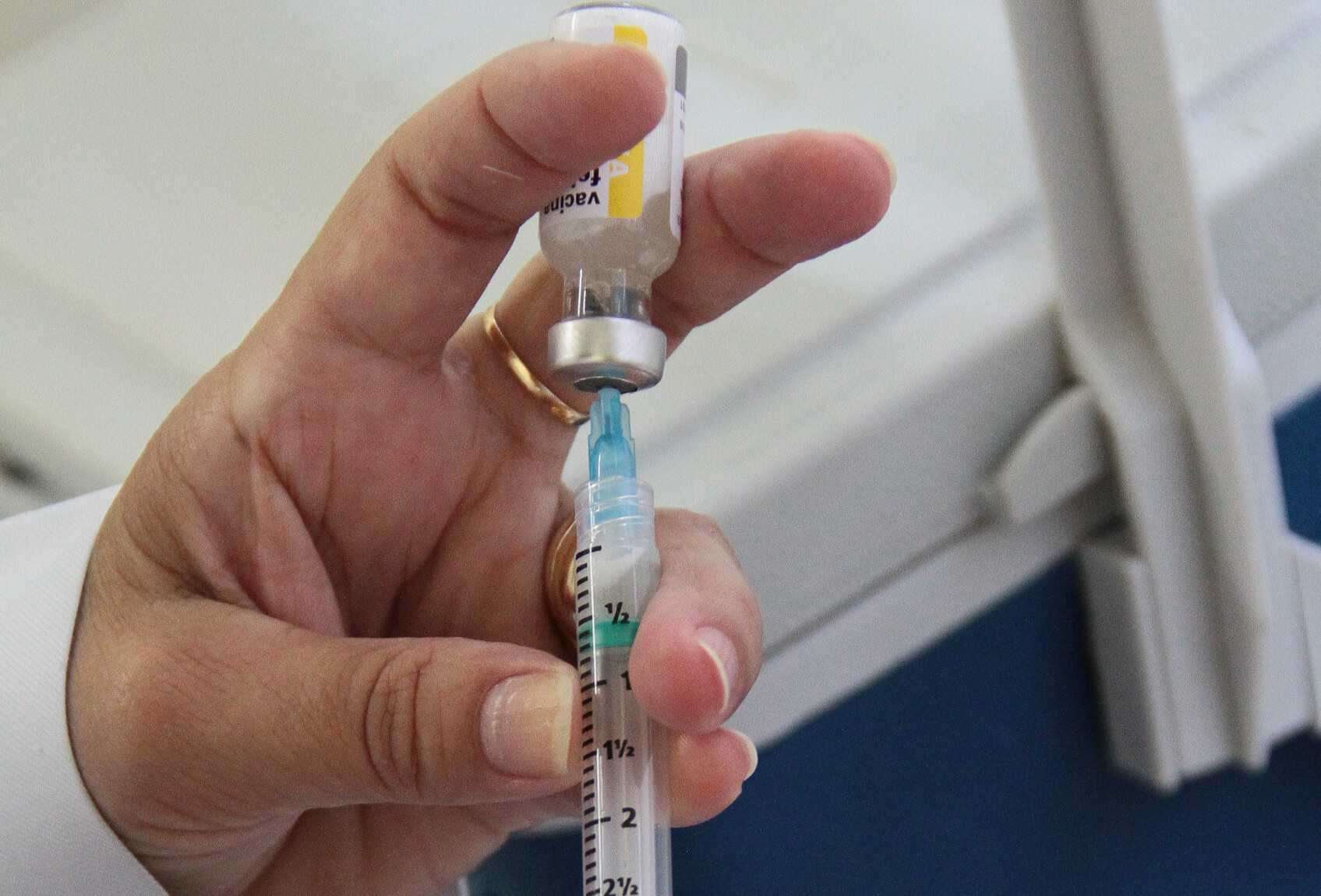 Meninos também devem ser vacinados contra o HPV
