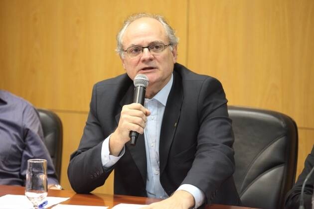 Dr. Vicente assume Secretaria de Estado da Saúde