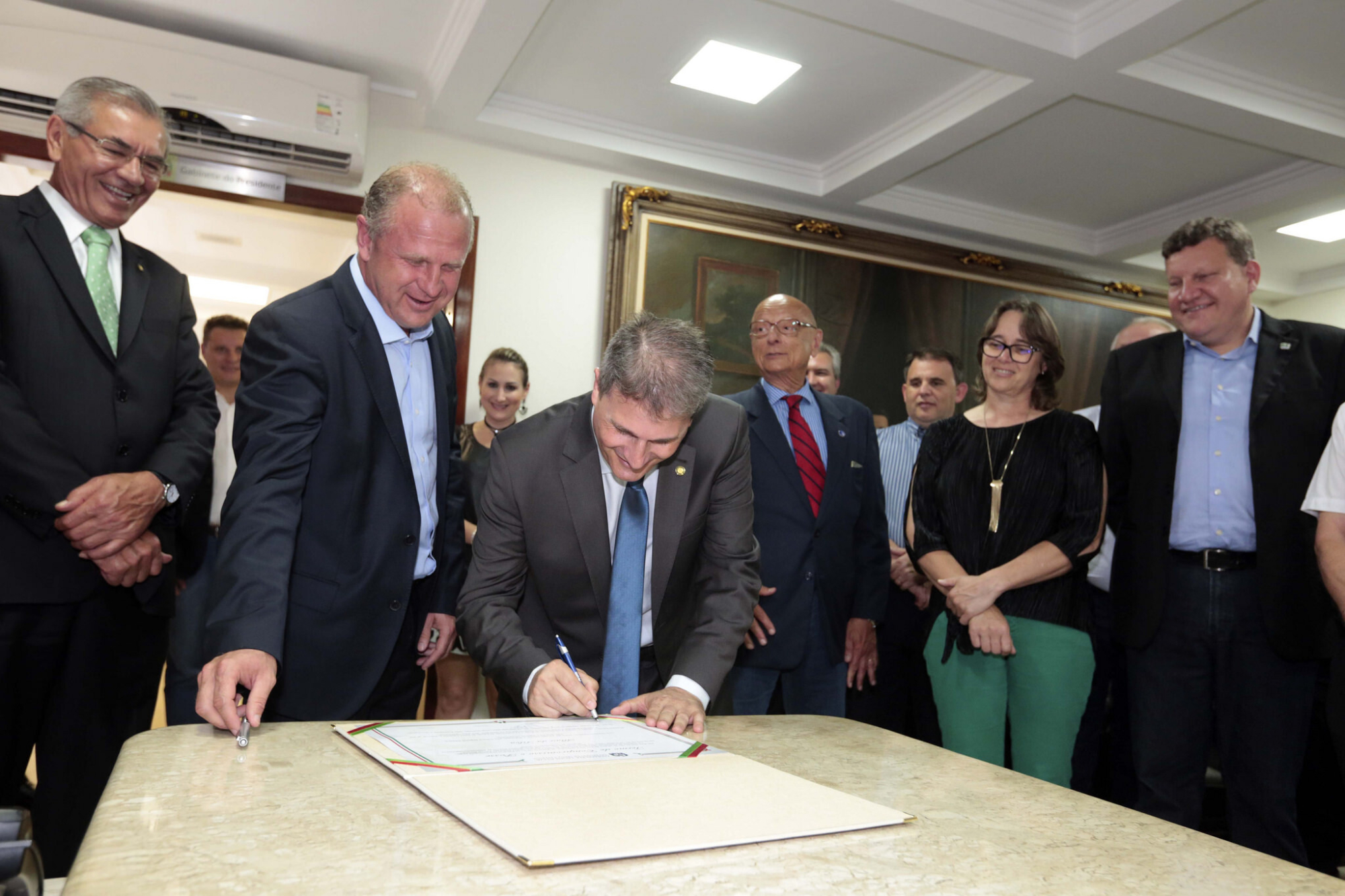Altair Silva assume cadeira na Alesc no lugar de Valmir Comin