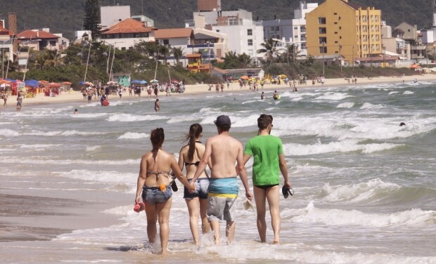 Relatório da Fatma indica que litoral tem 66,8% dos pontos próprios para banho