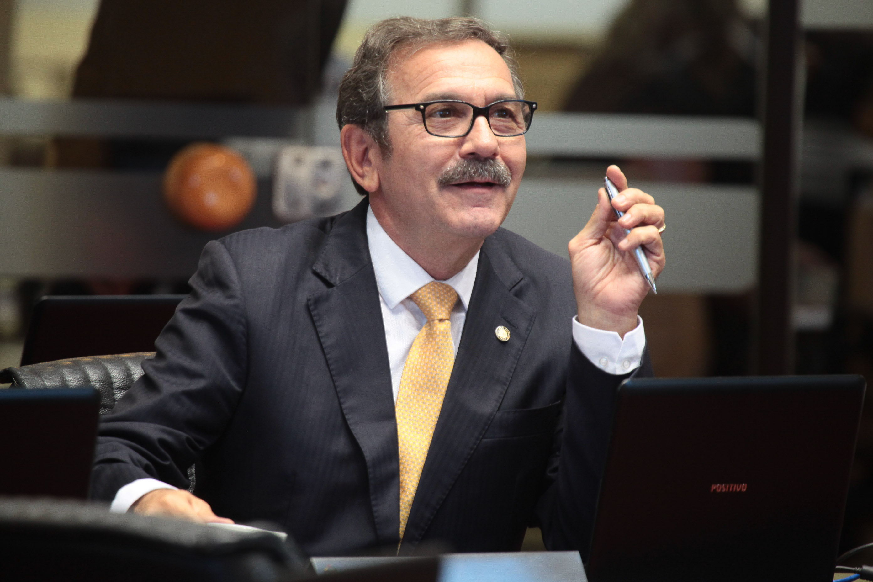 Sessão ordinária. Deputado Serafim Venzon (PSDB).