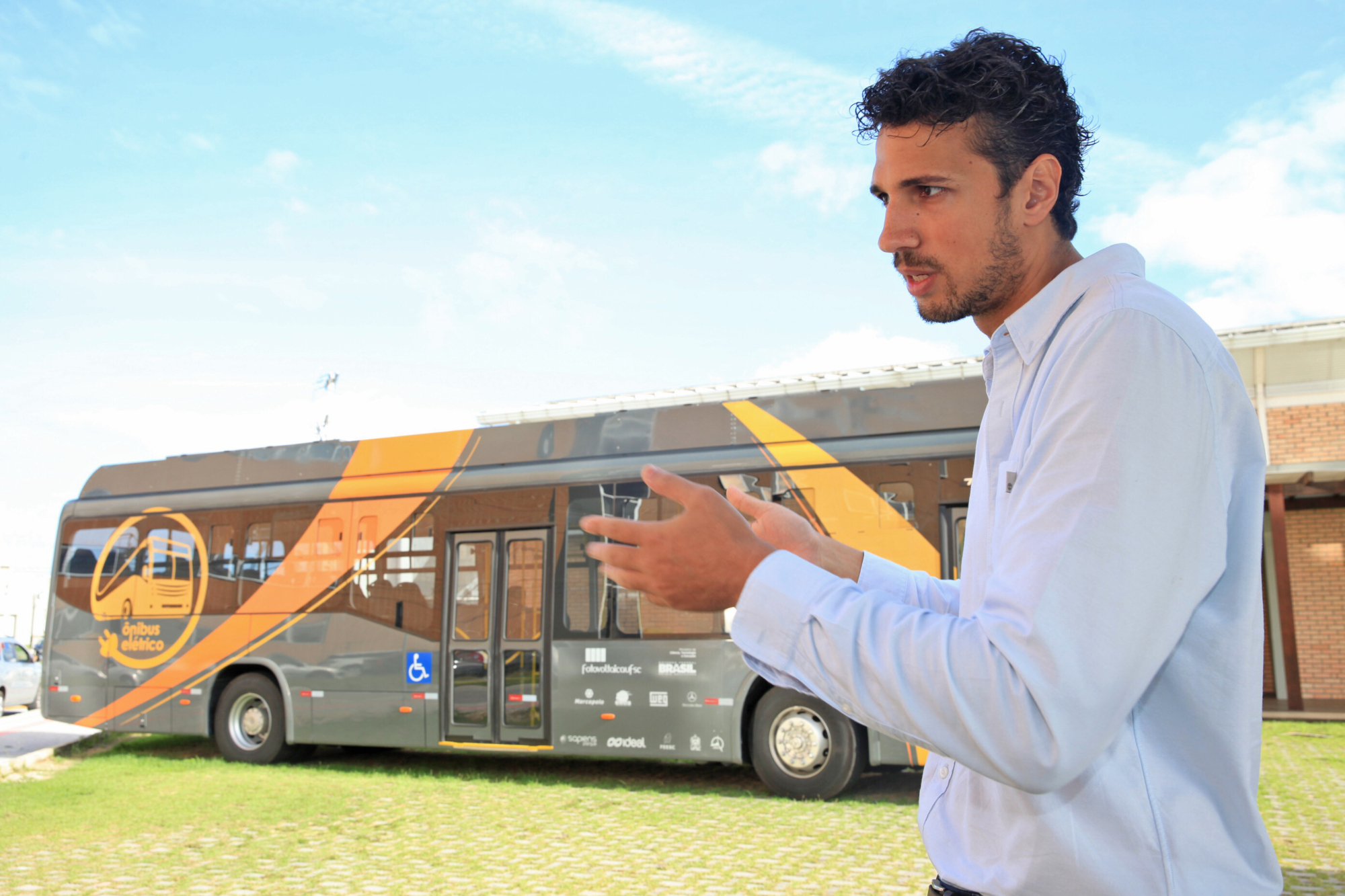 Lucas Nascimento, engenheiro elétrico e pesquisador do Grupo de Pesquisa em Estratégica em Energia Solar da UFSC