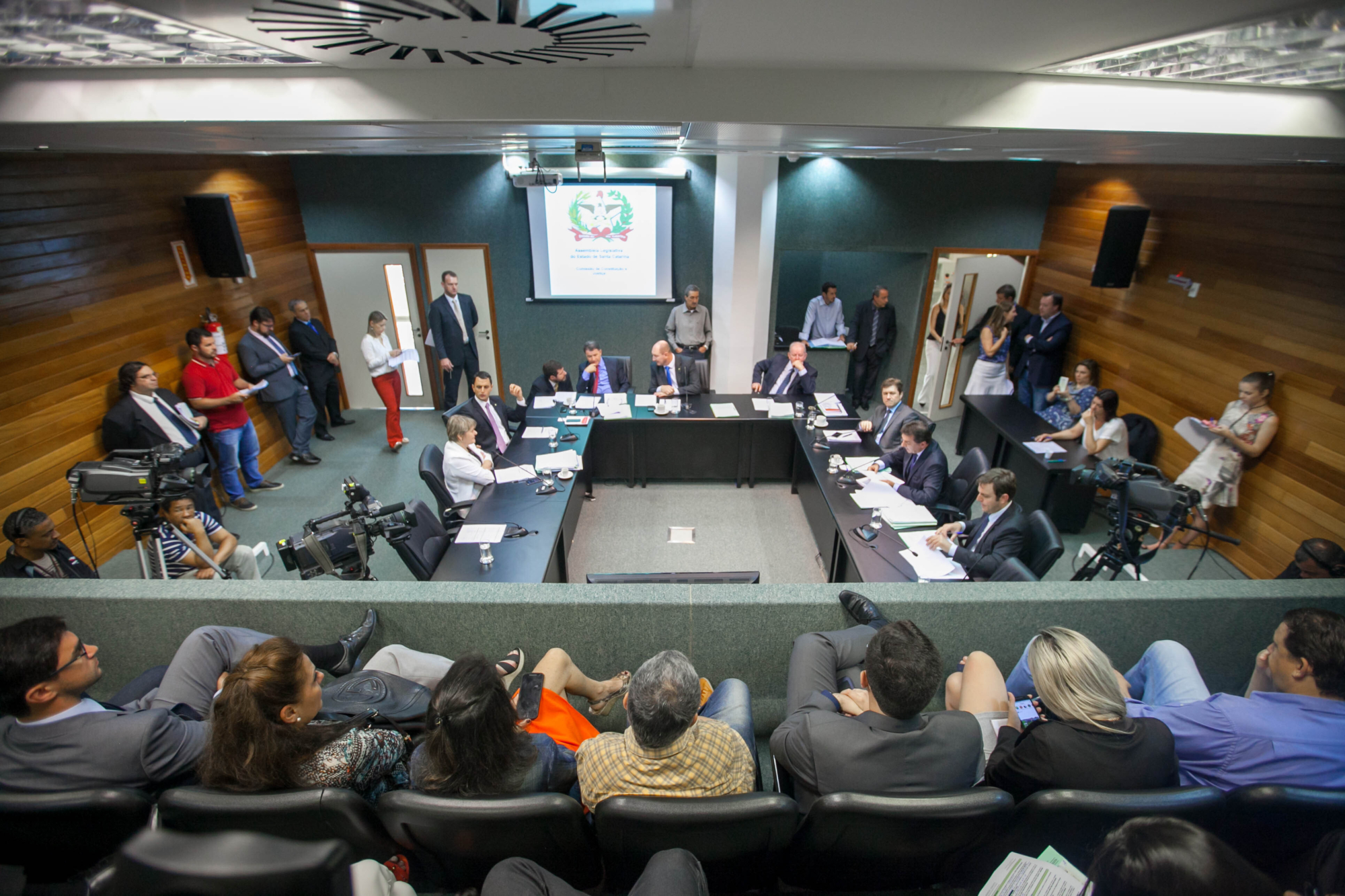 Membros das comissões da Alesc devem ser conhecidos nesta terça-feira (21)