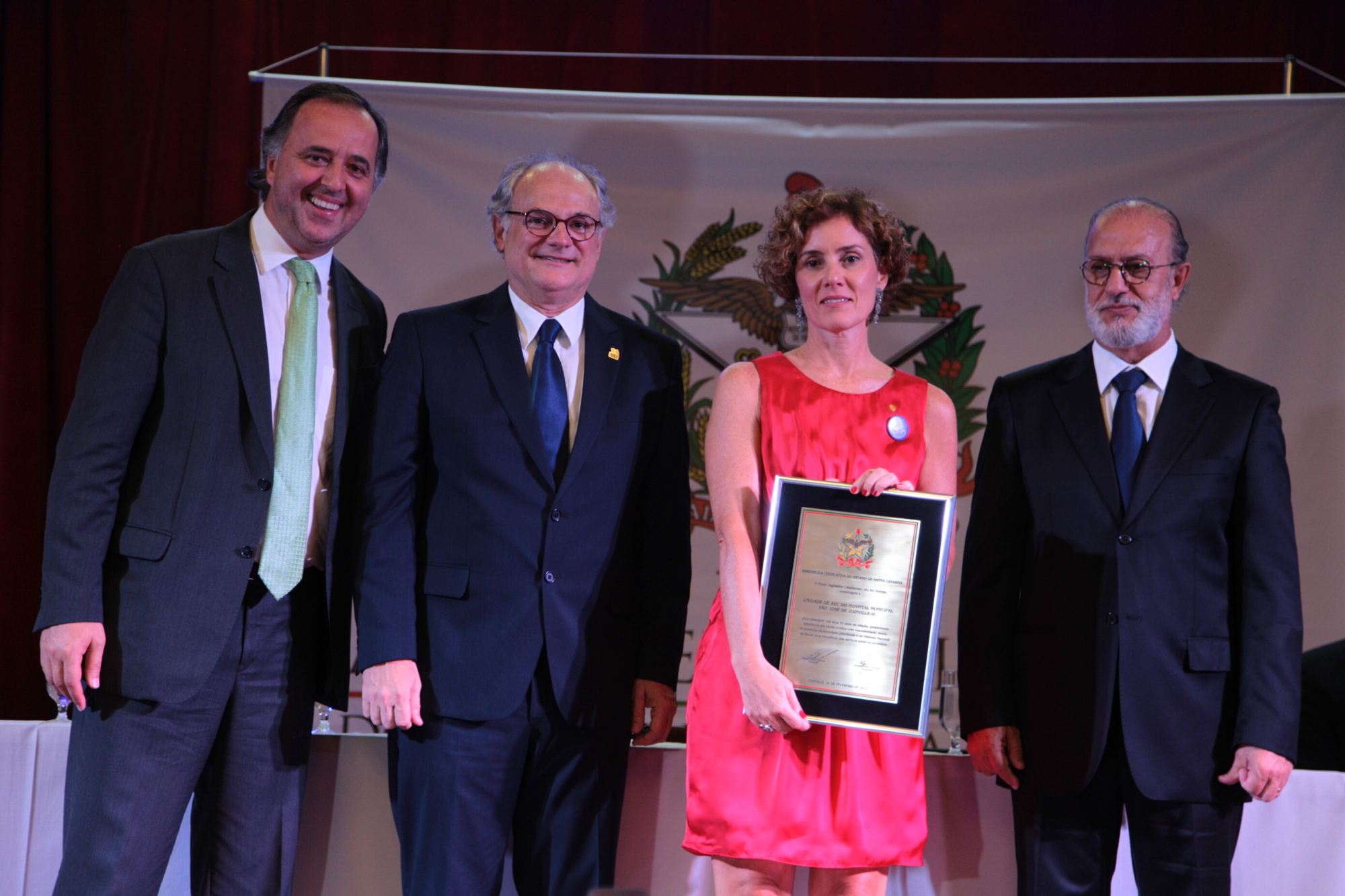 Referência nacional, unidade de AVC em Joinville recebe homenagem da Alesc