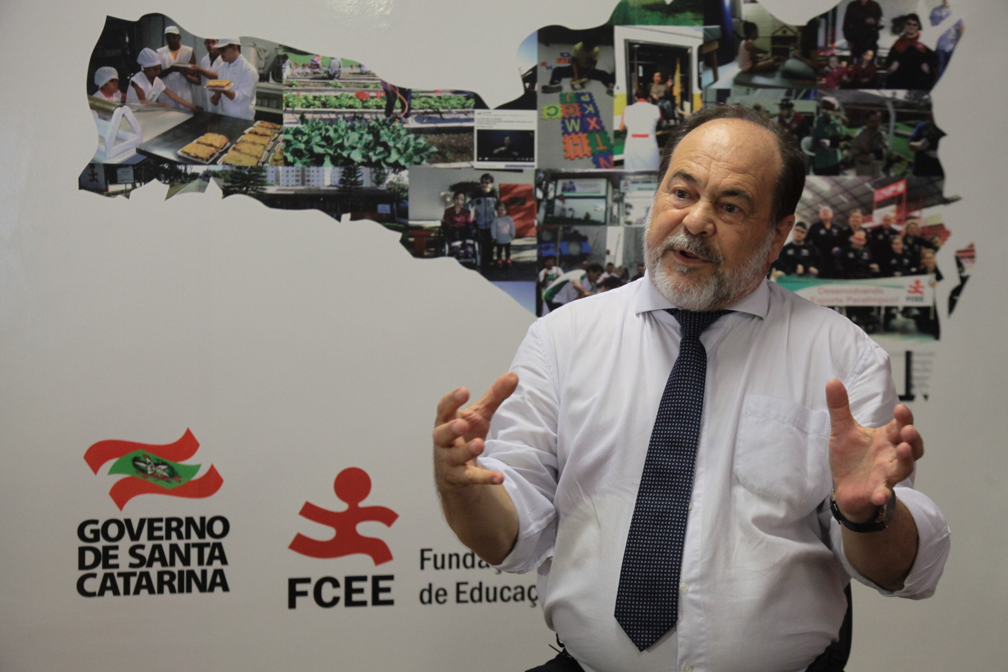 Professor Pedro de Souza, diretor de Pesquisa, Ensino e Extensão da FCEE