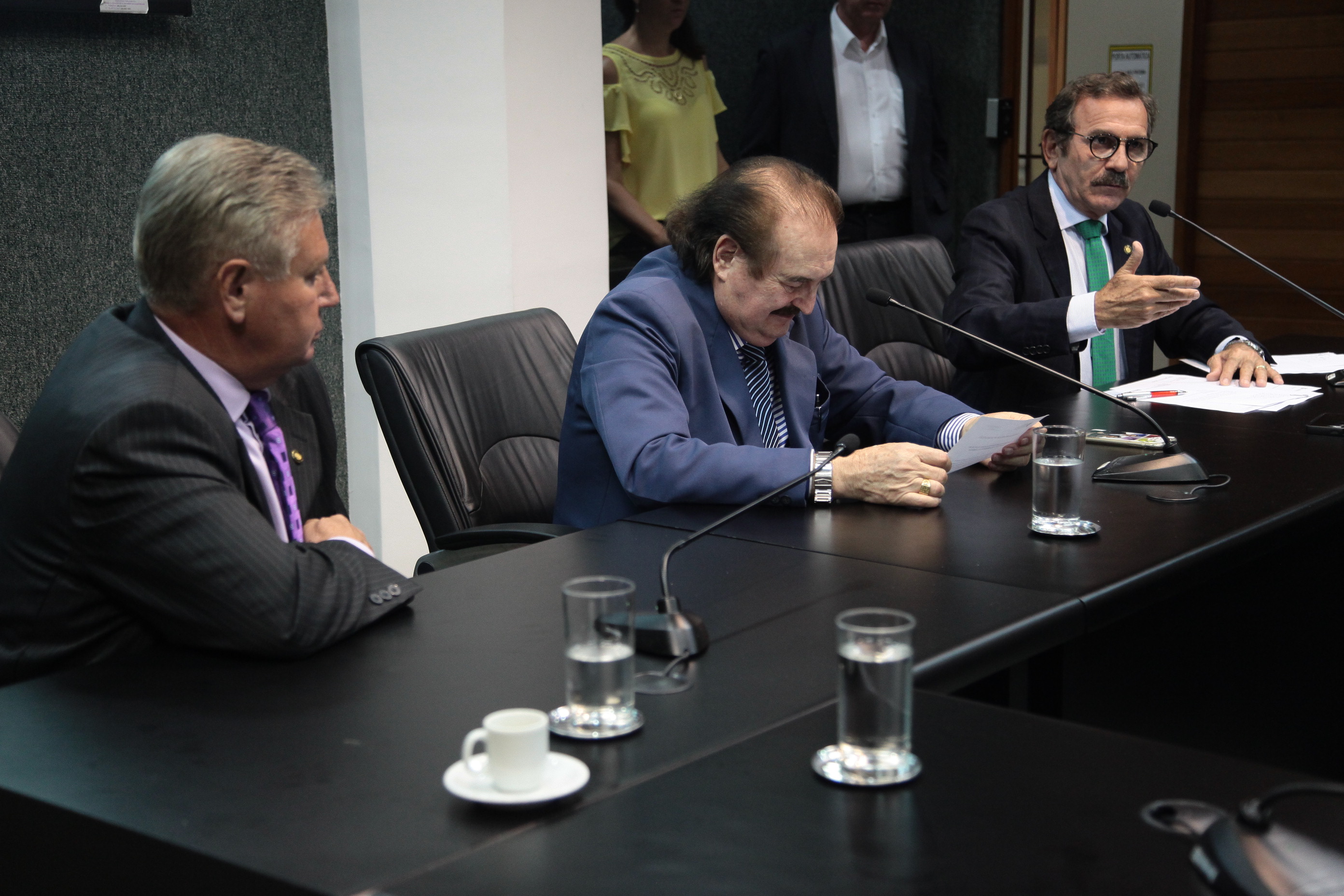 Comissão de defesa dos direitos da criança e do adolescente.