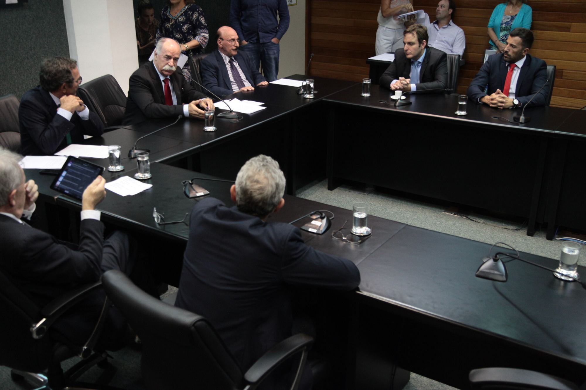Parlamento instala quatro comissões nesta quarta-feira