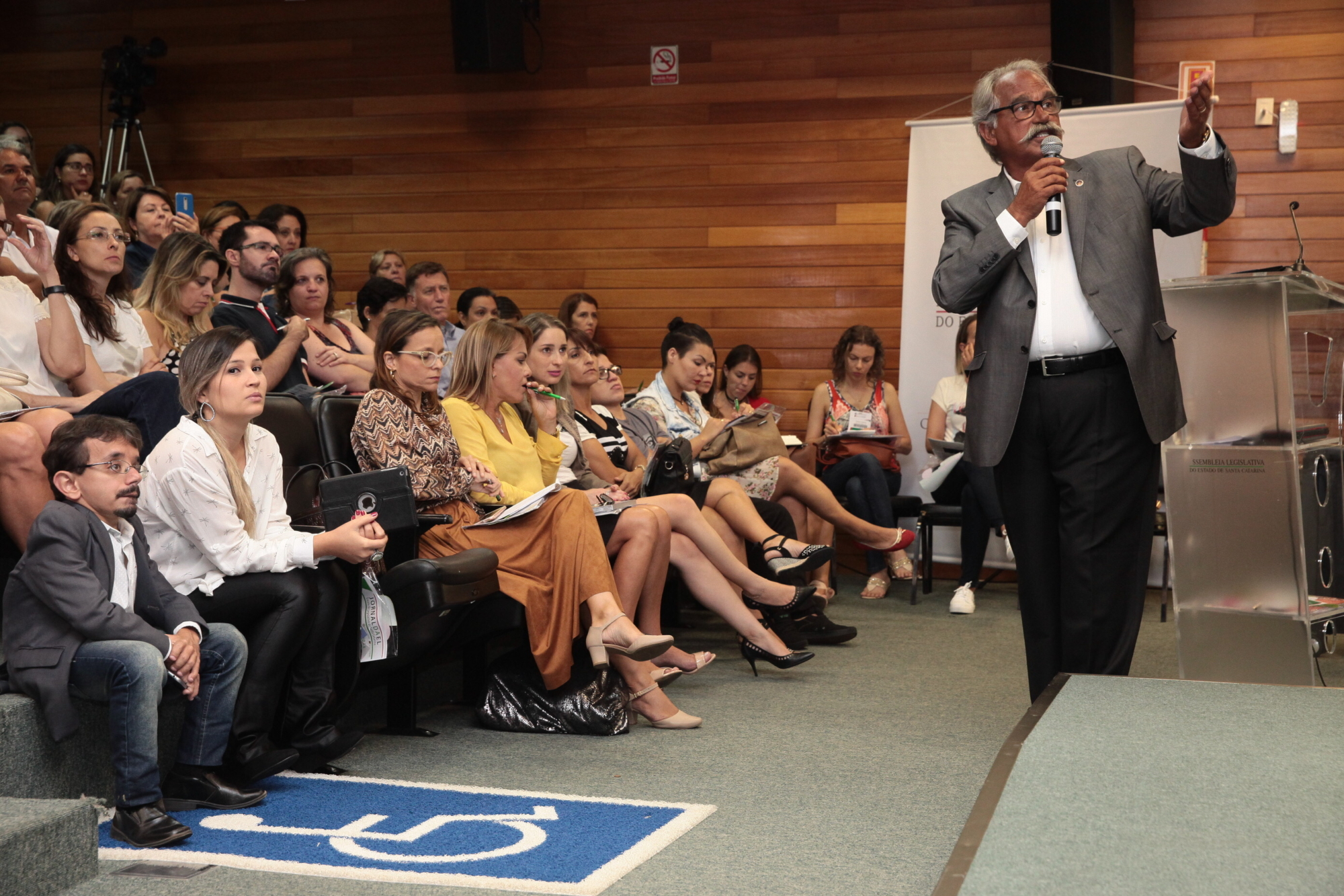 Roberto D´Avila palestrou sobre o acesso a medicamentos para pessoas com doenças raras