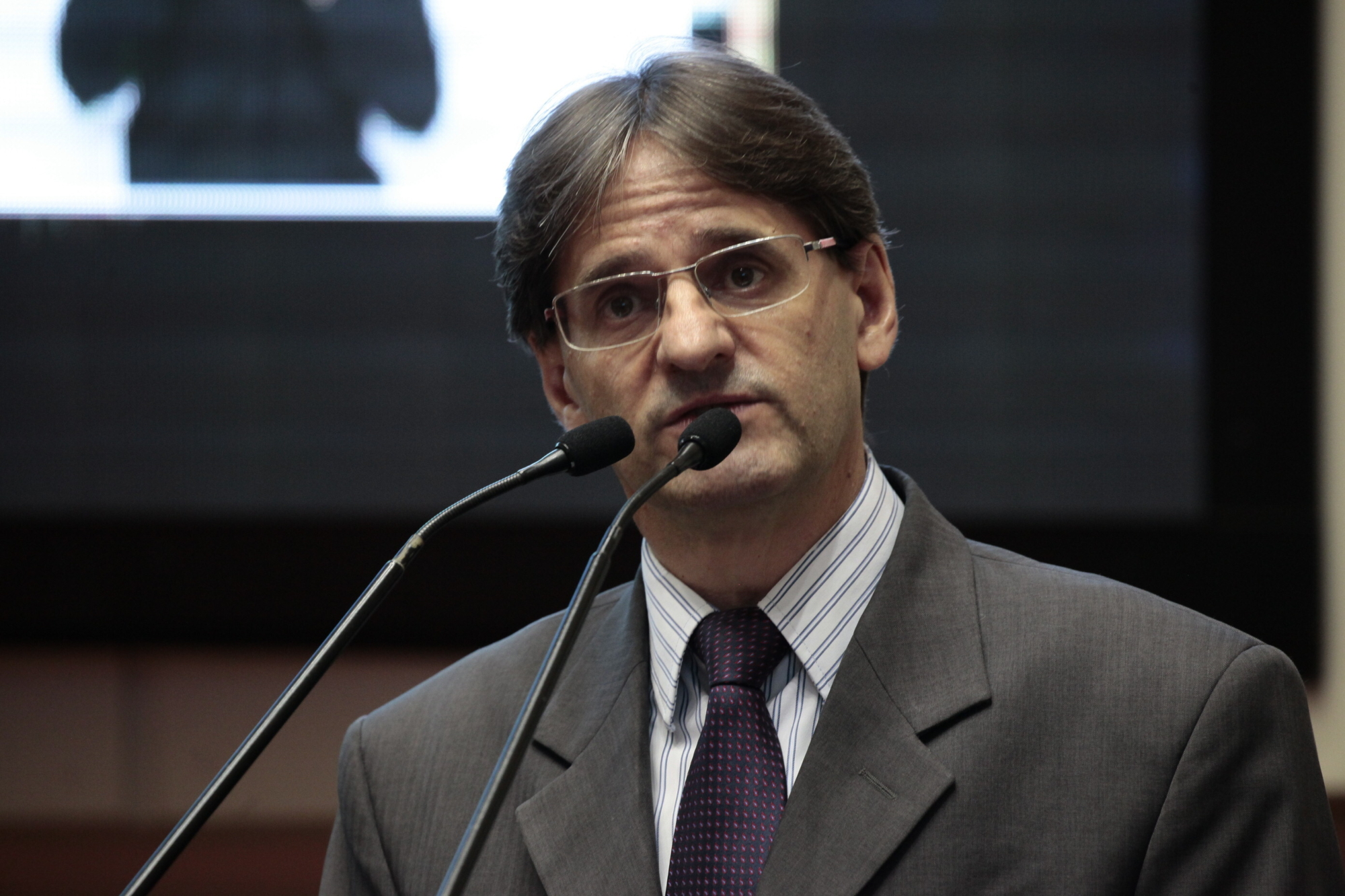 Saretta é contra privatização da Casan e quer mais investimentos no oeste