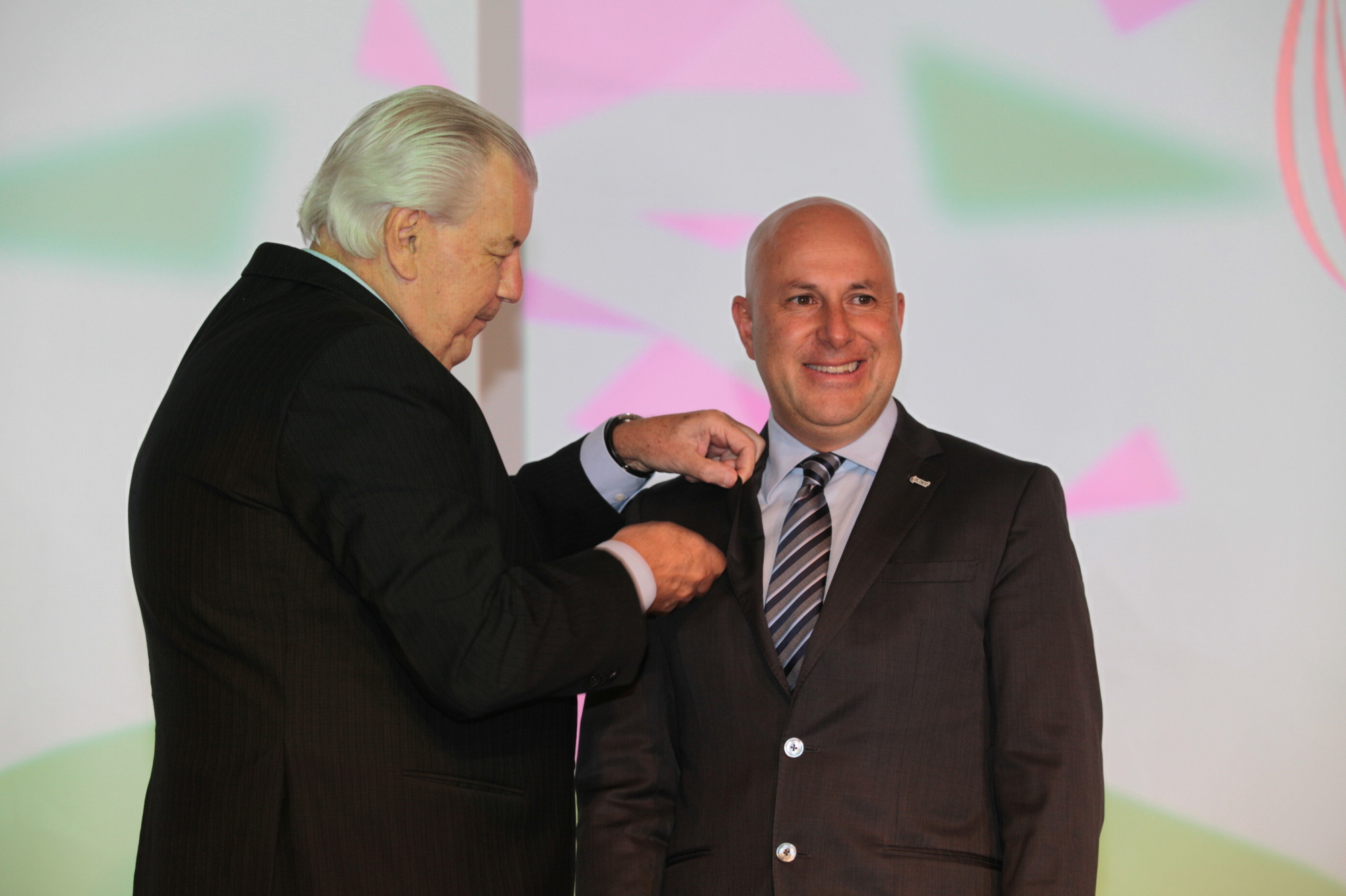 Marcello Corrêa Petrelli é empossado presidente da Acaert