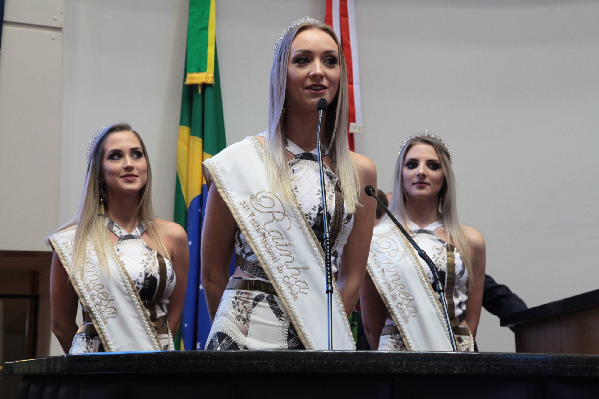 Tamiris Schafer, rainha da Festa da Cebola