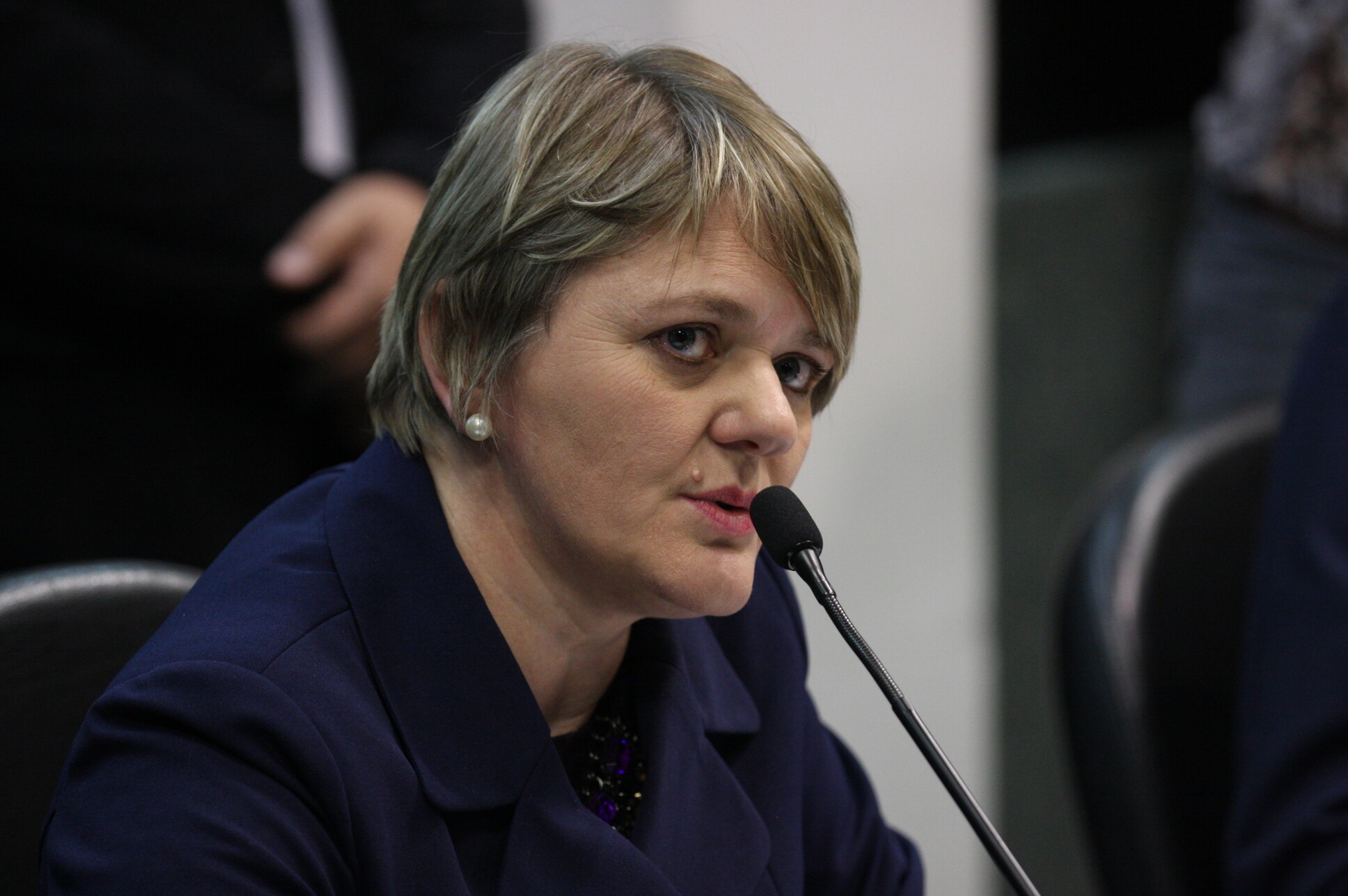 Políticas de habitação: Deputada Luciane é contra extinção da Cohab