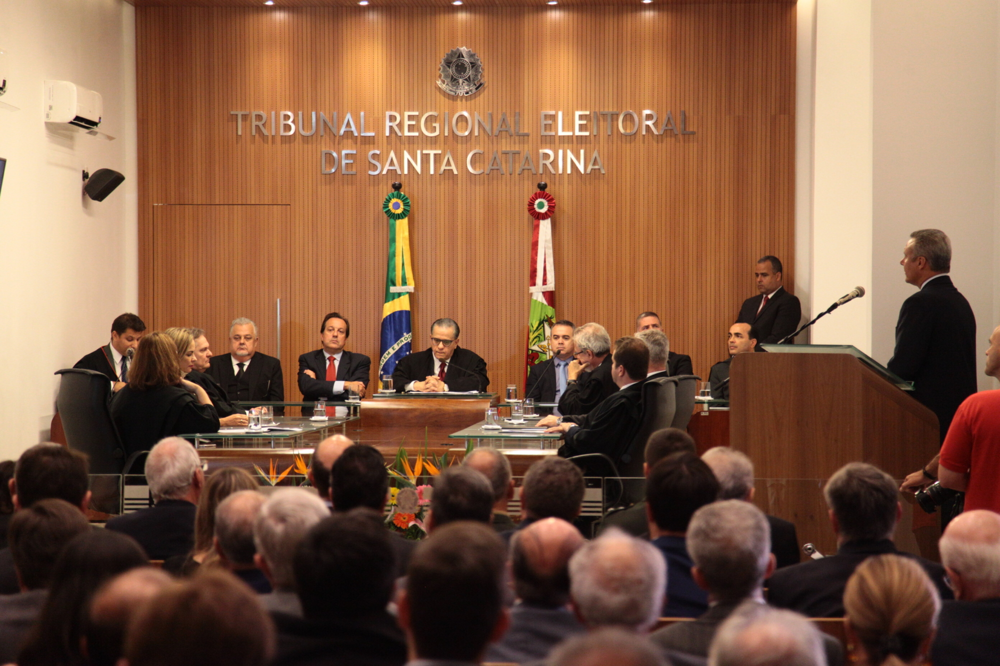 Empossado novo presidente do Tribunal Regional Eleitoral de SC
