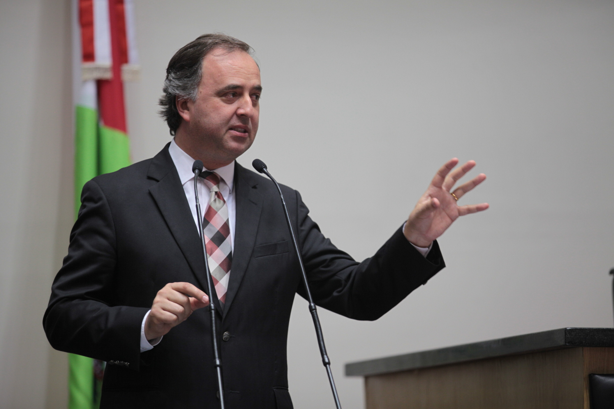 Parlamento debate novas leis voltadas para as mulheres