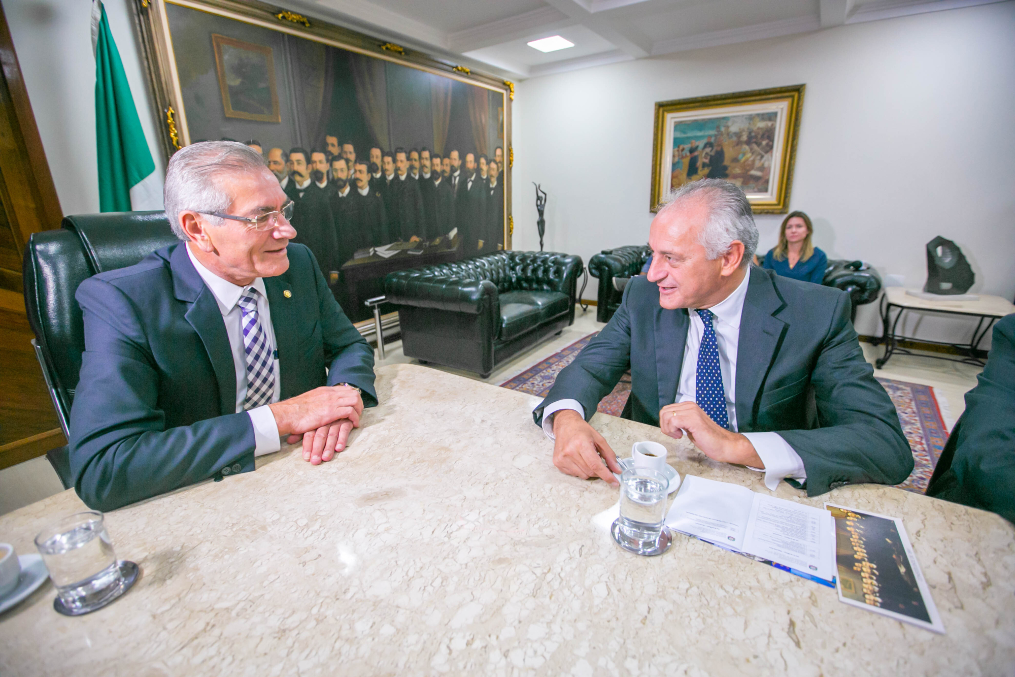 Embaixador da Itália faz visita informal ao Parlamento catarinense