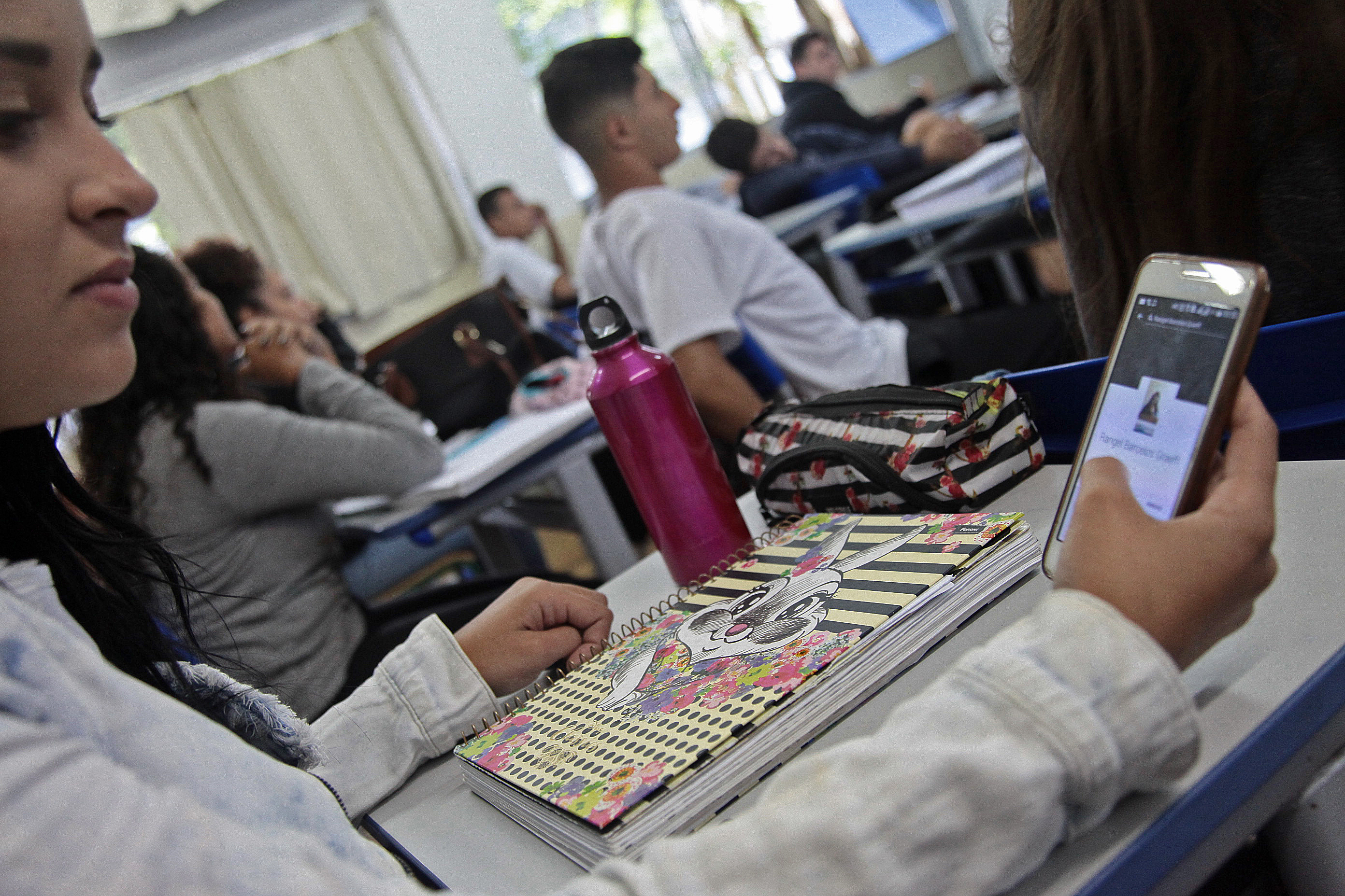 PL Propõe Liberação do Uso do Celular em Sala de Aula.