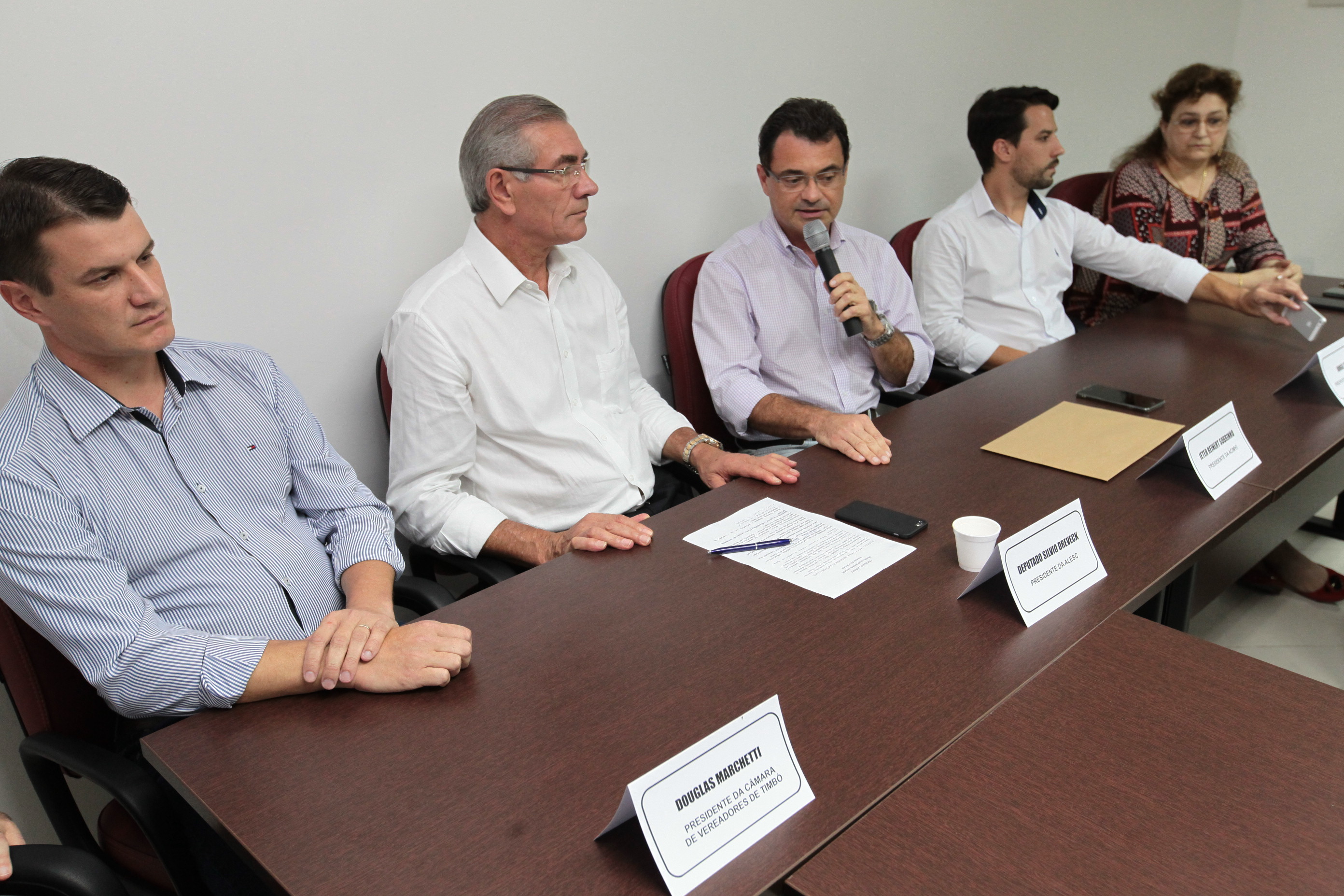 Associação Empresarial do Médio Vale do Itajaí CET - Centro Empresarial de Timbó.