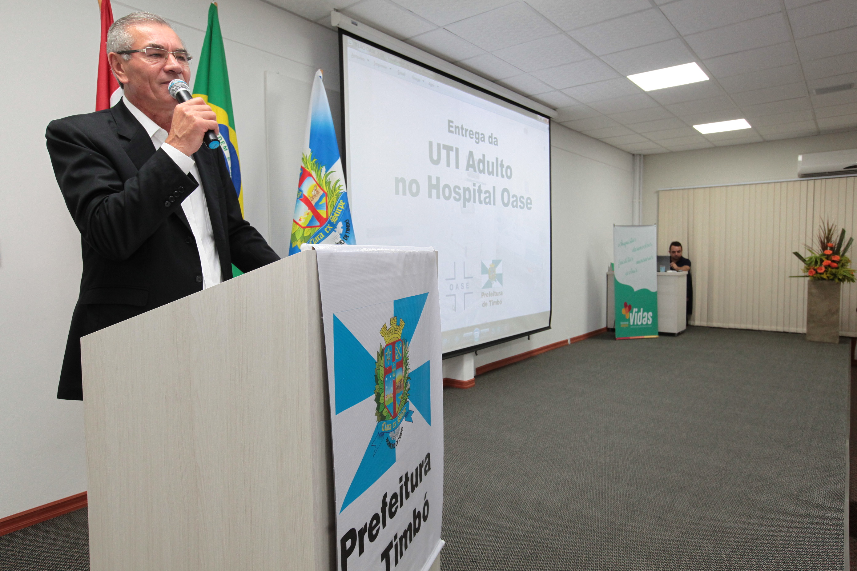 Solenidade de inauguração dos leitos de UTI do Hospital OASE em Timbó.
