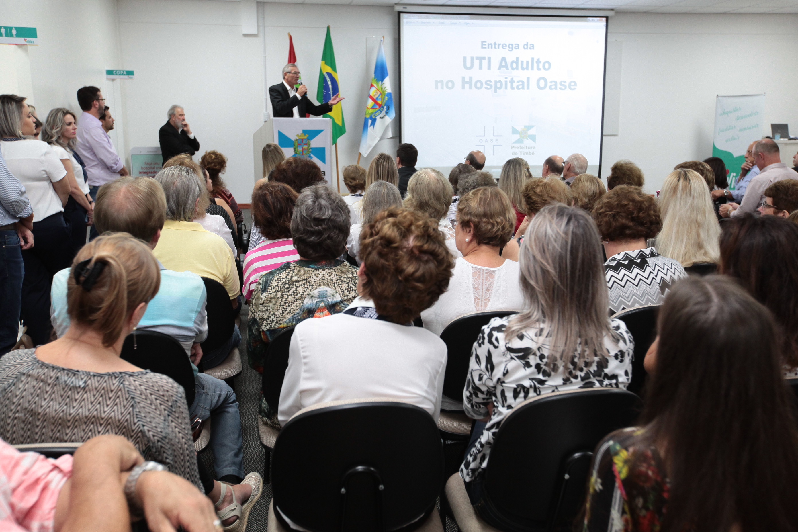 Solenidade de inauguração dos leitos de UTI do Hospital OASE em Timbó.