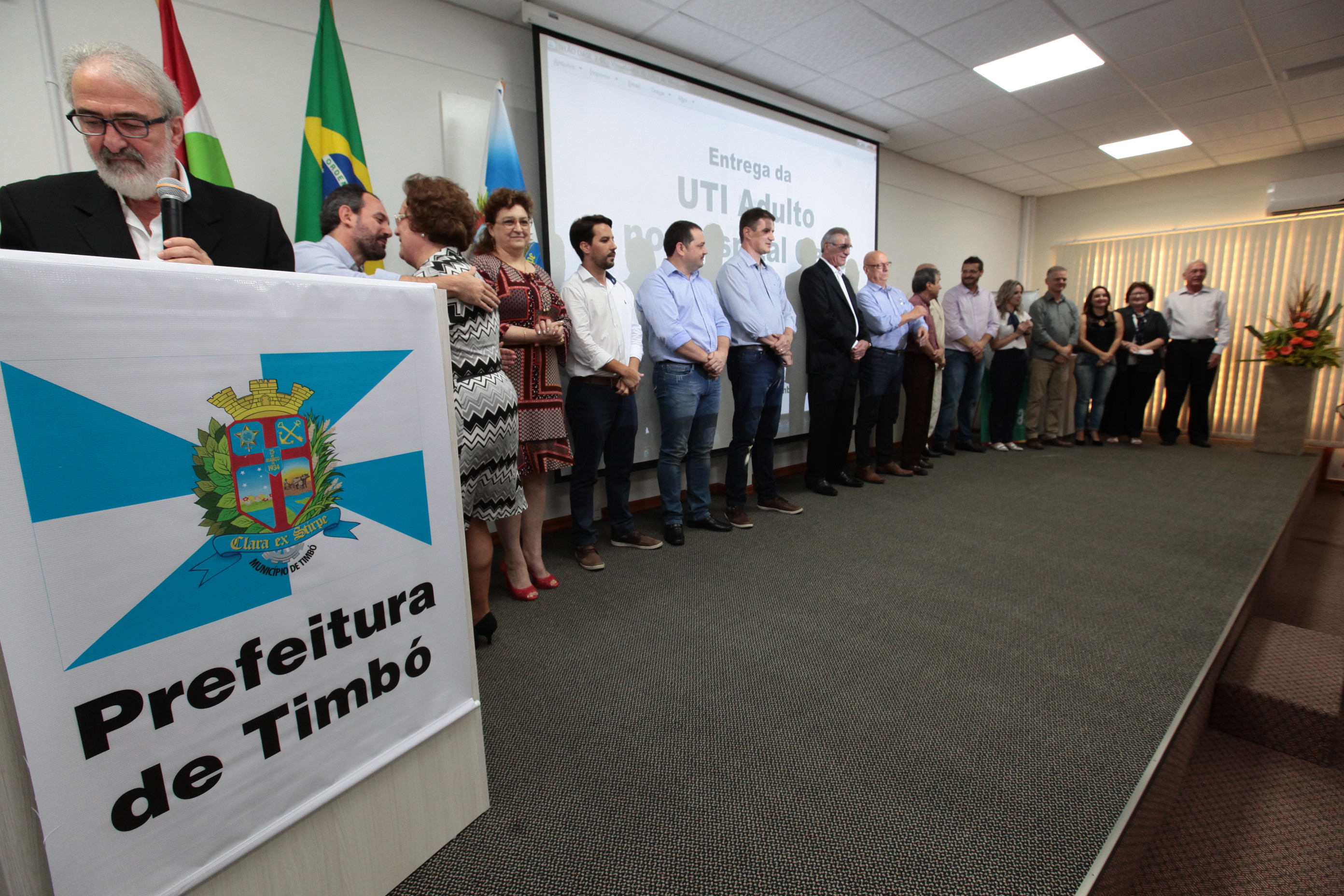 Solenidade de inauguração dos leitos de UTI do Hospital OASE em Timbó.