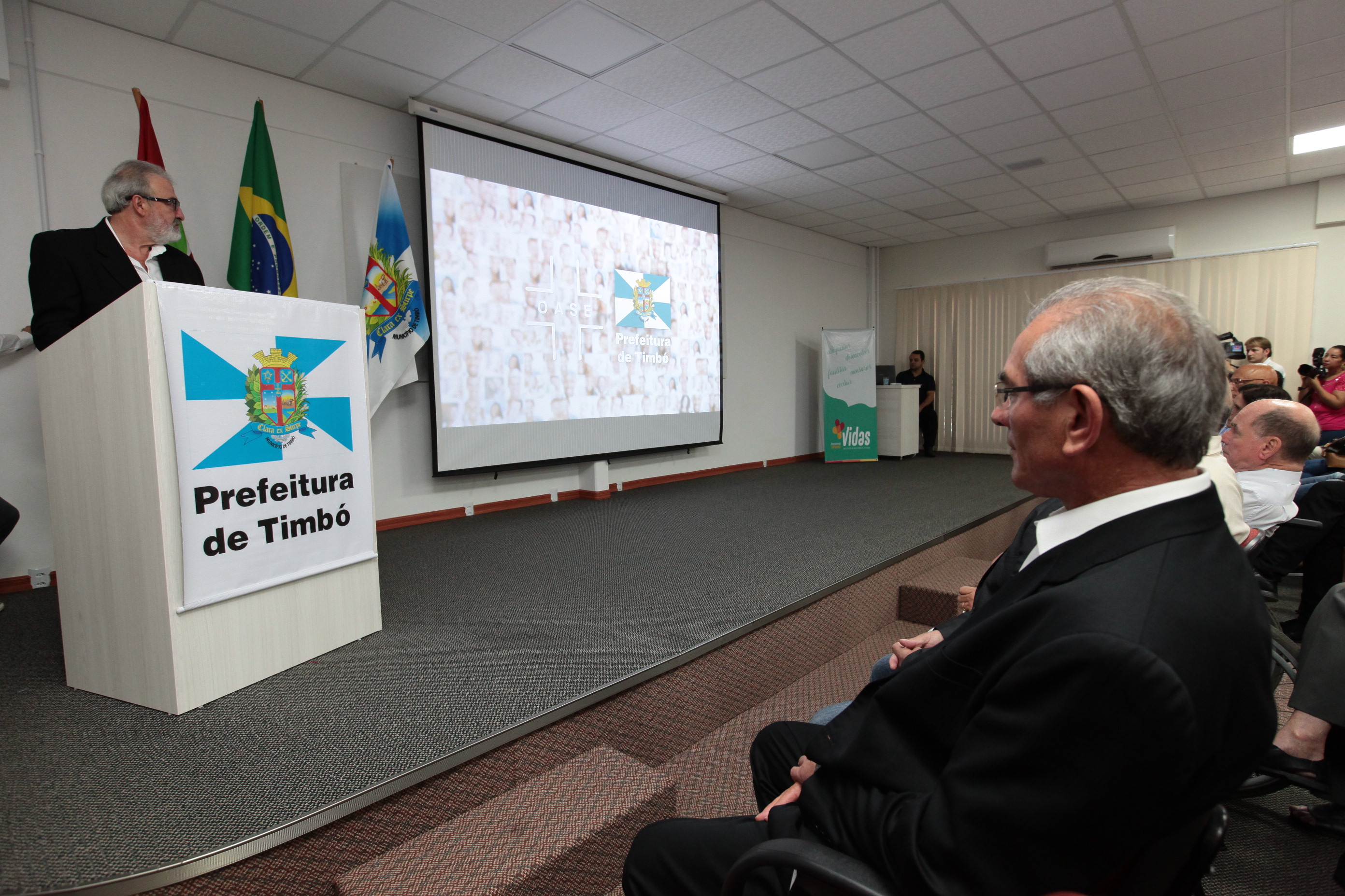 Solenidade de inauguração dos leitos de UTI do Hospital OASE em Timbó.