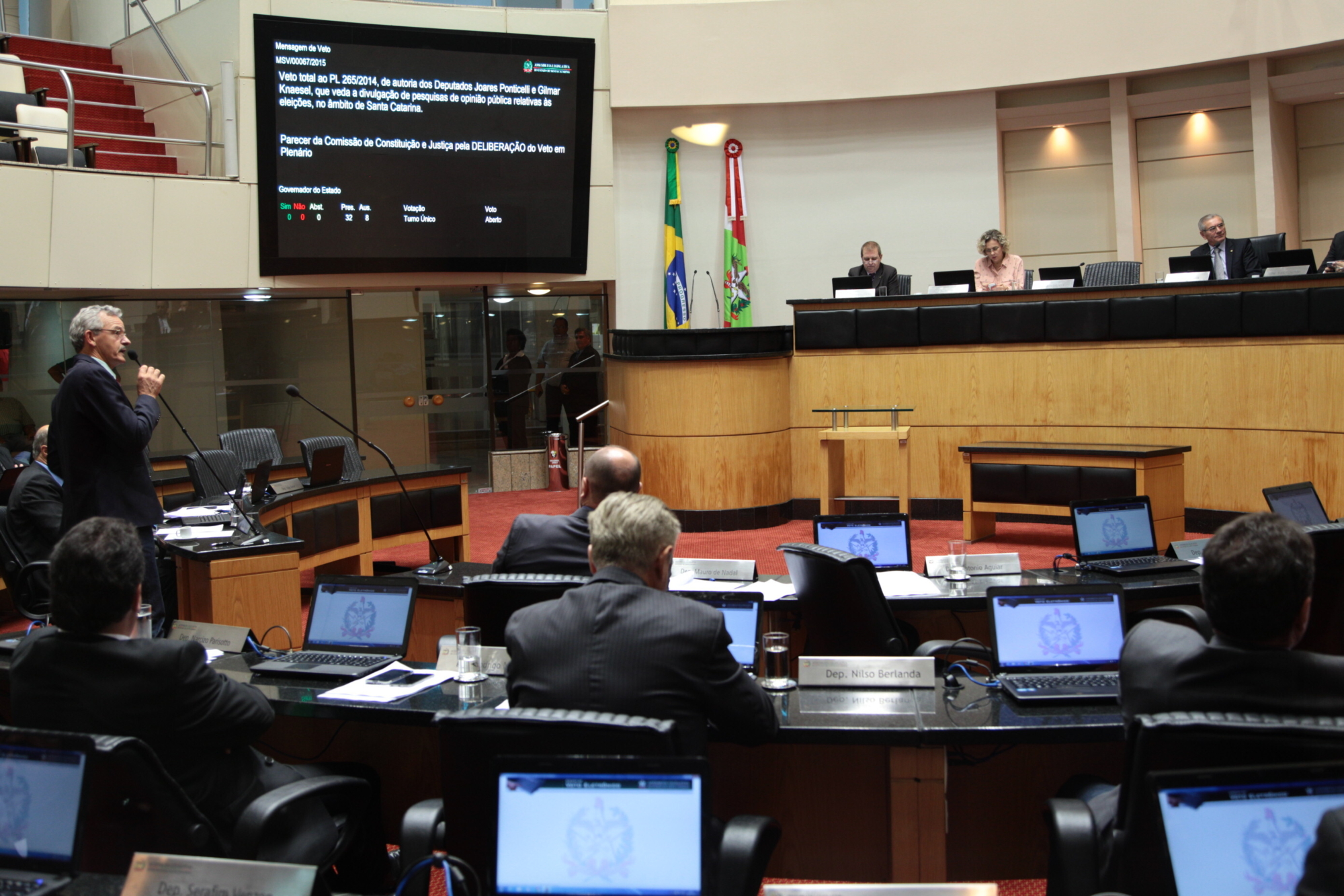 Deputados arquivam PL que criava previdência complementar na Alesc