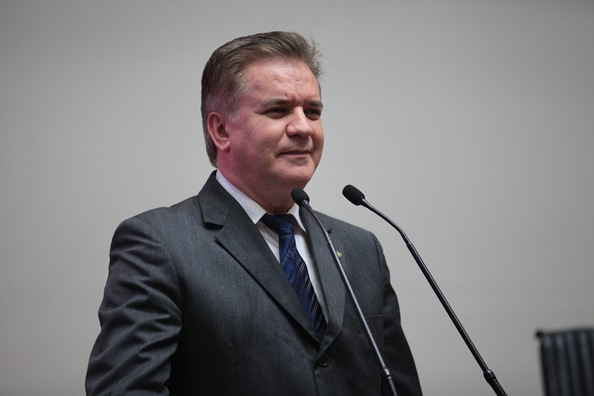 Deputado propõe criação de Frente Parlamentar contra privatização da Casan