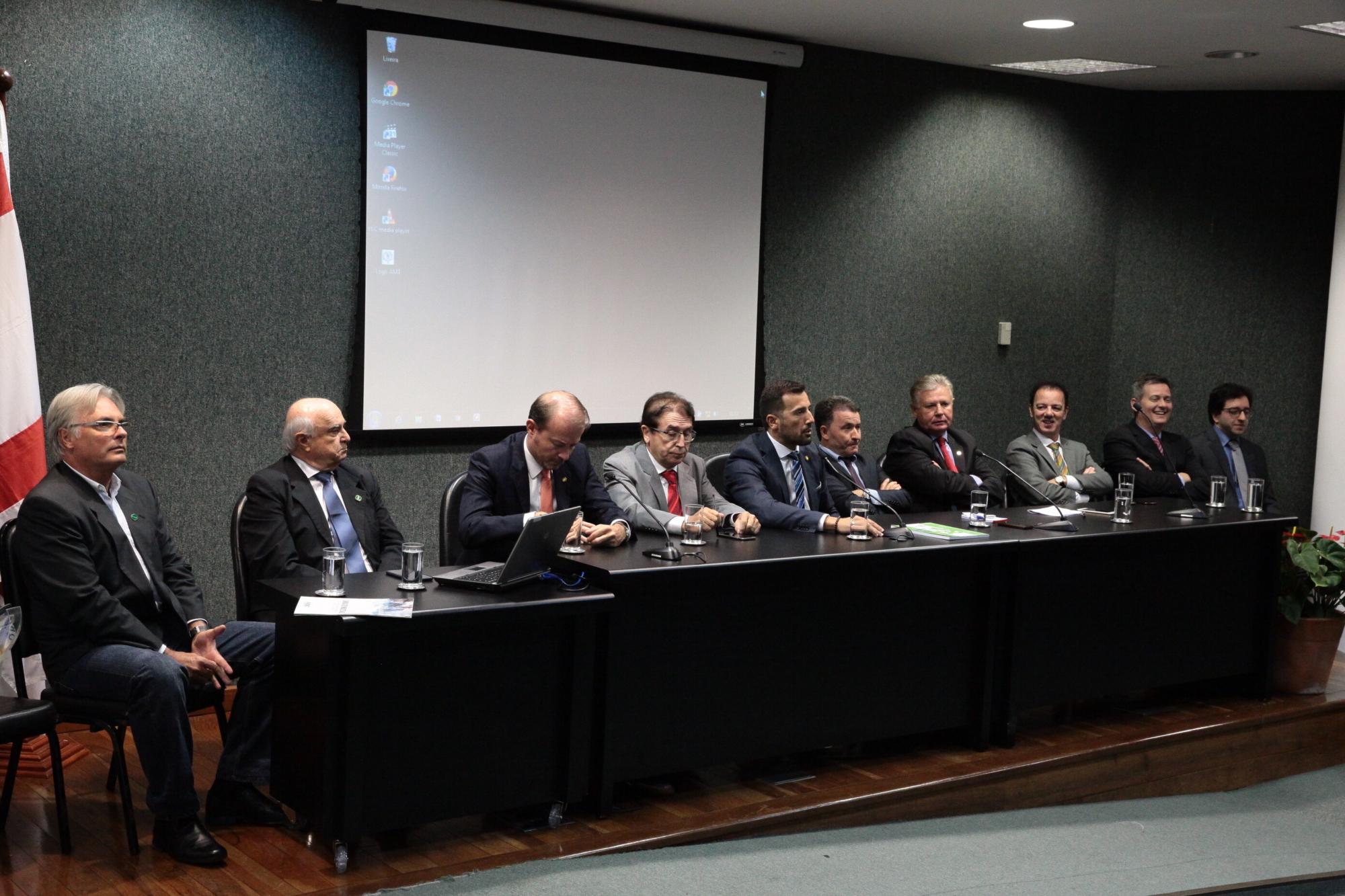 Deputados lançam Frente Parlamentar do Setor Moveleiro