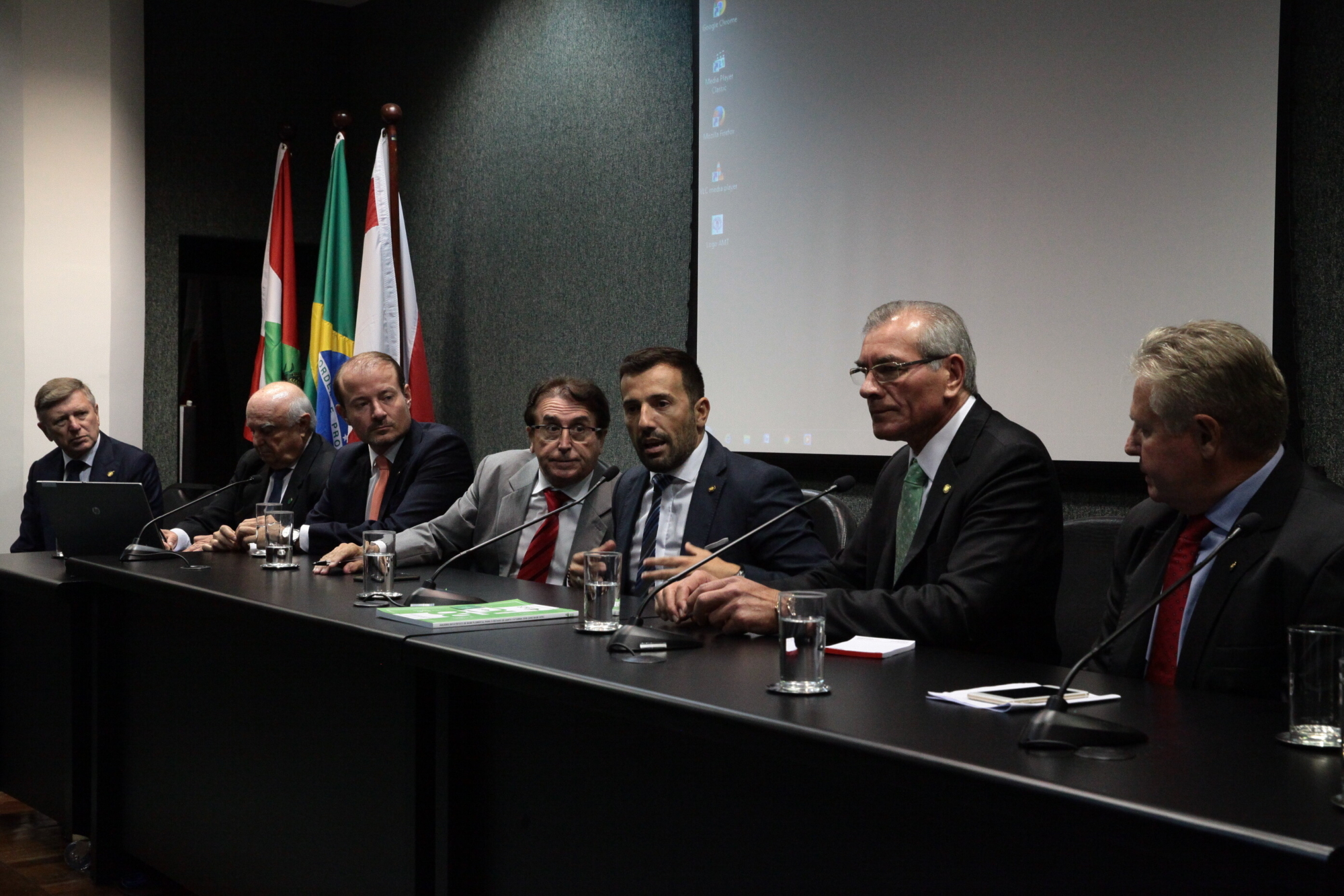Deputados acompanharam as reivindicações dos empresários do setor de base florestal