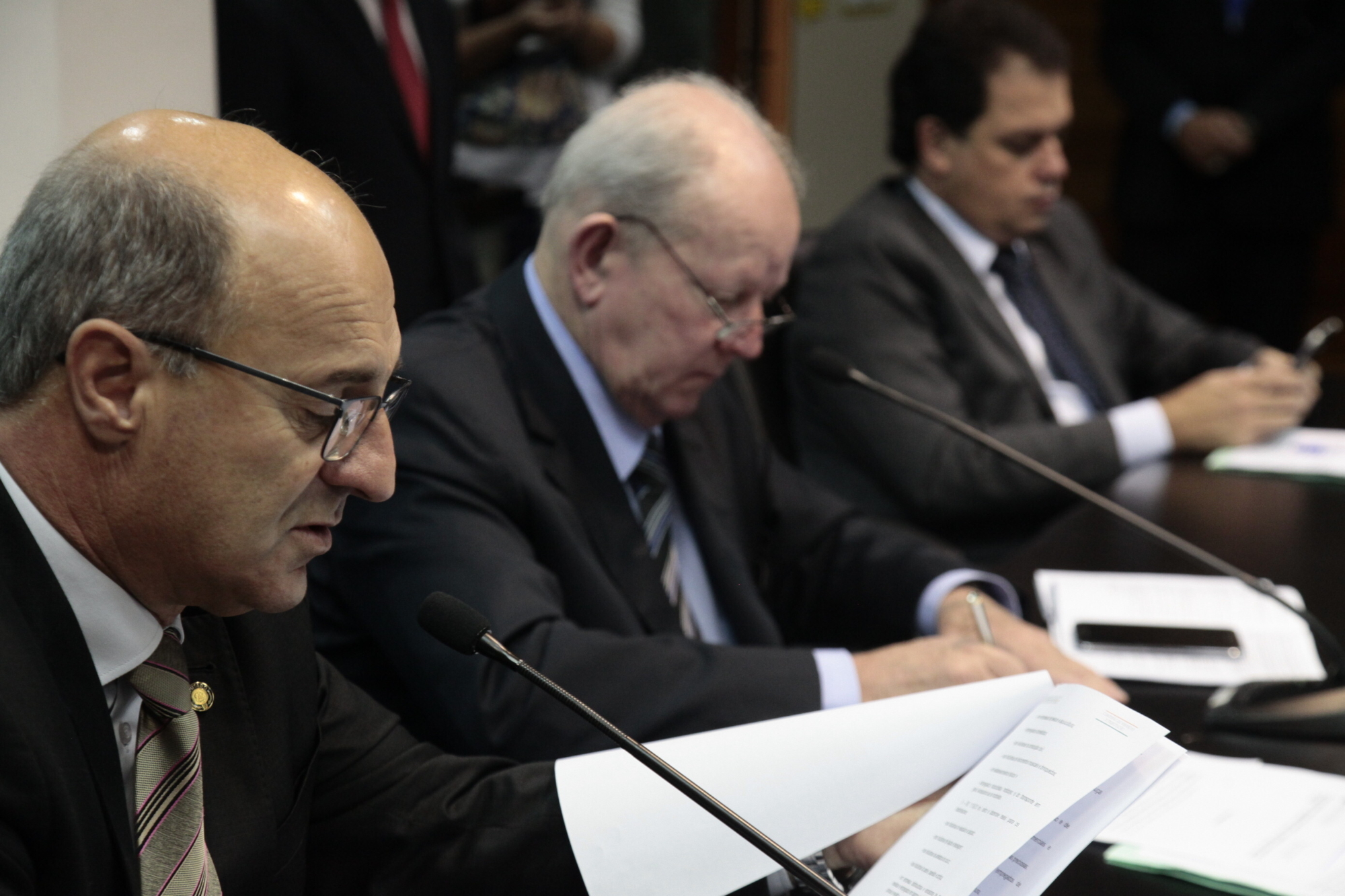 Deputado José Milton Scheffer, relator do PL que reajusta o salário mínimo regional