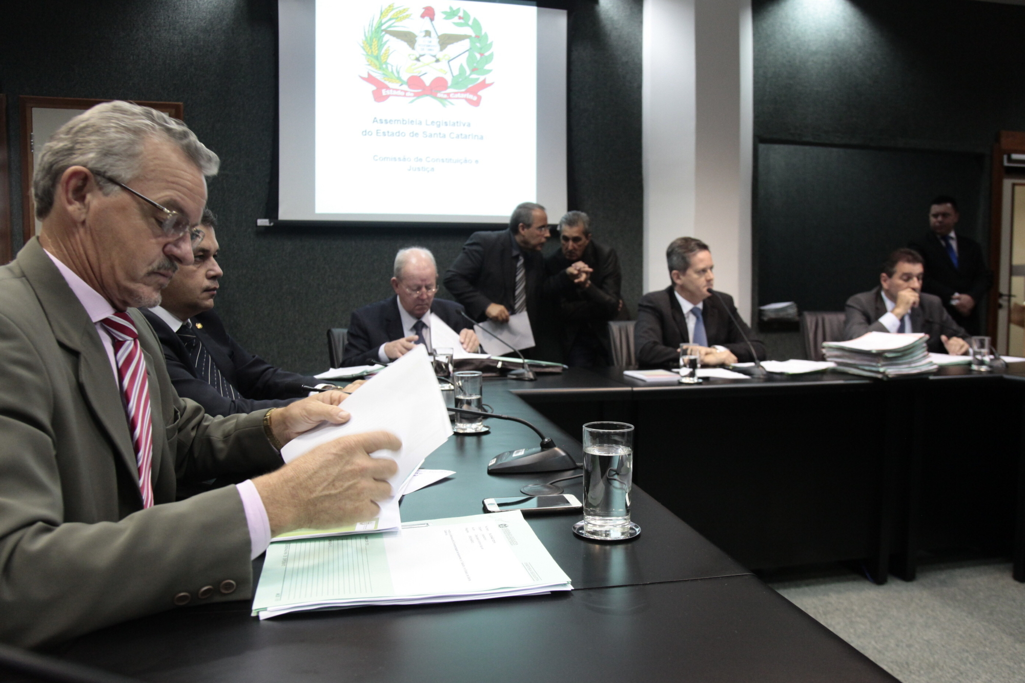 CCJ aprova proposta de reajuste salarial para a Defensoria Pública