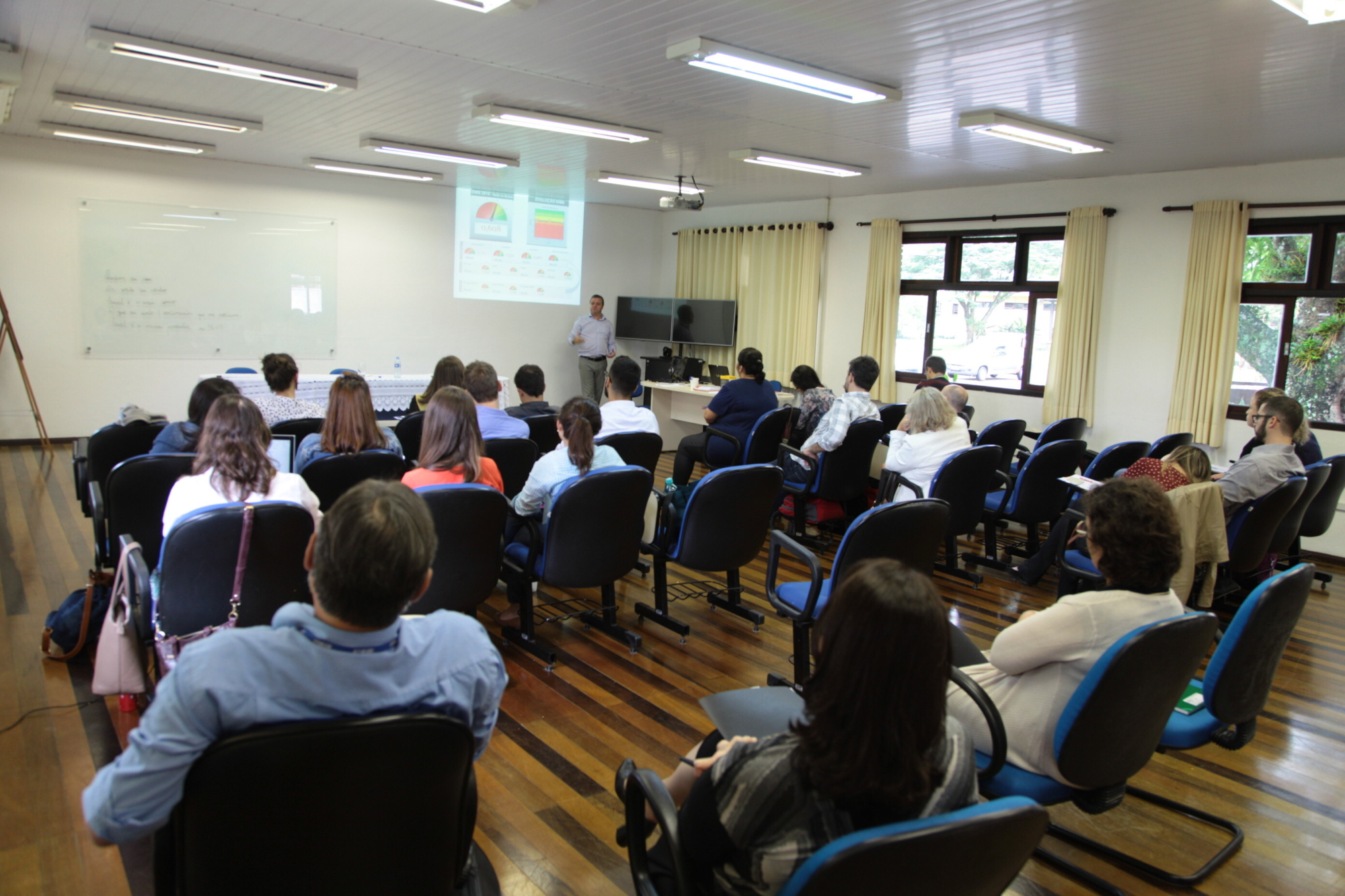 Projeto Qualifica inicia formação de residentes para auxiliar prefeituras