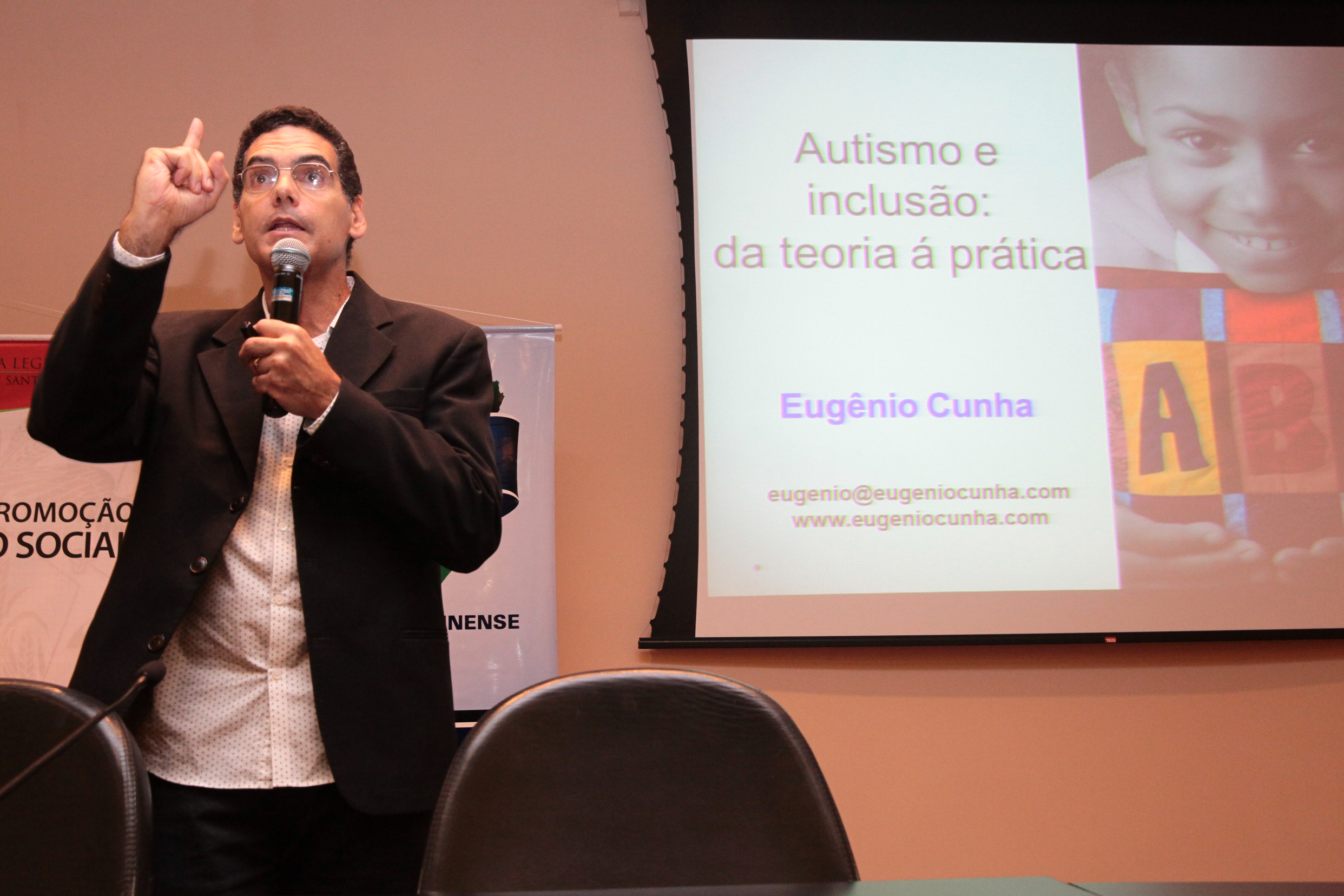 II Seminário Catarinense sobre Autismo. Palestra com Eugênio Cunha.