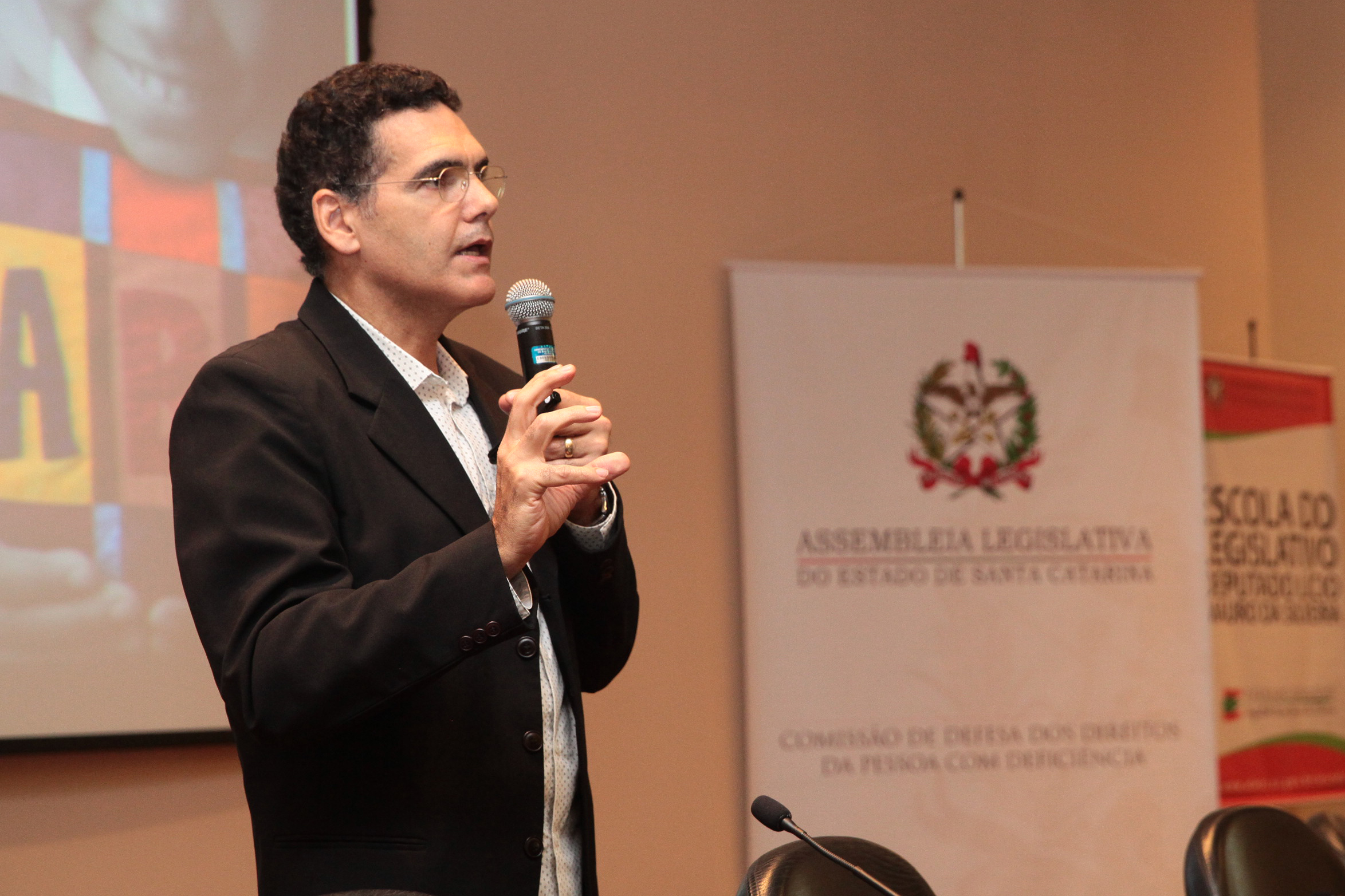 II Seminário Catarinense sobre Autismo. Palestra com Eugênio Cunha.