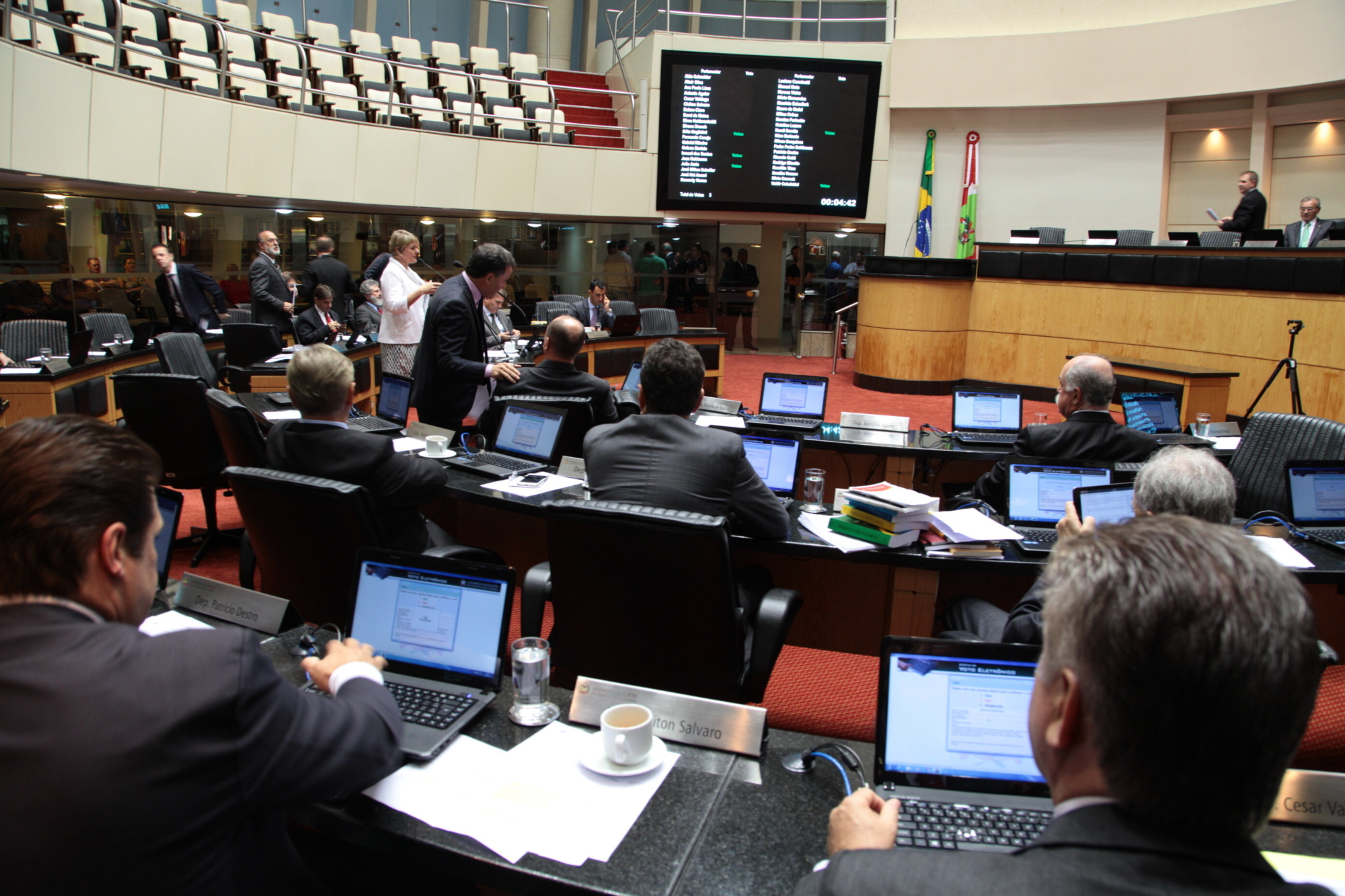 Mais um veto a projeto sobre servidores do Judiciário é derrubado