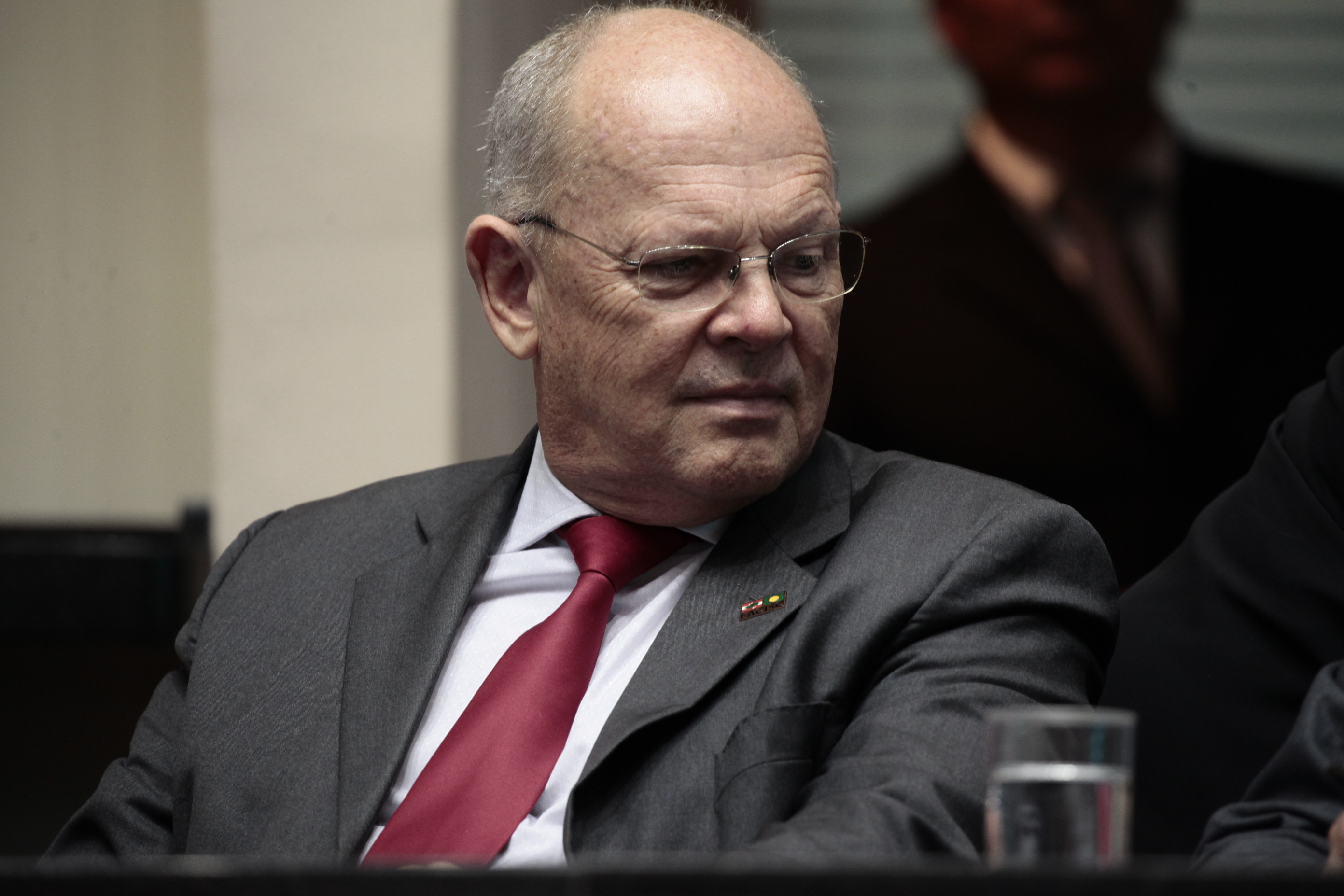 Protesto nas Galerias da Alesc Interrompe Fórum Sobre a Reforma Trabalhista.