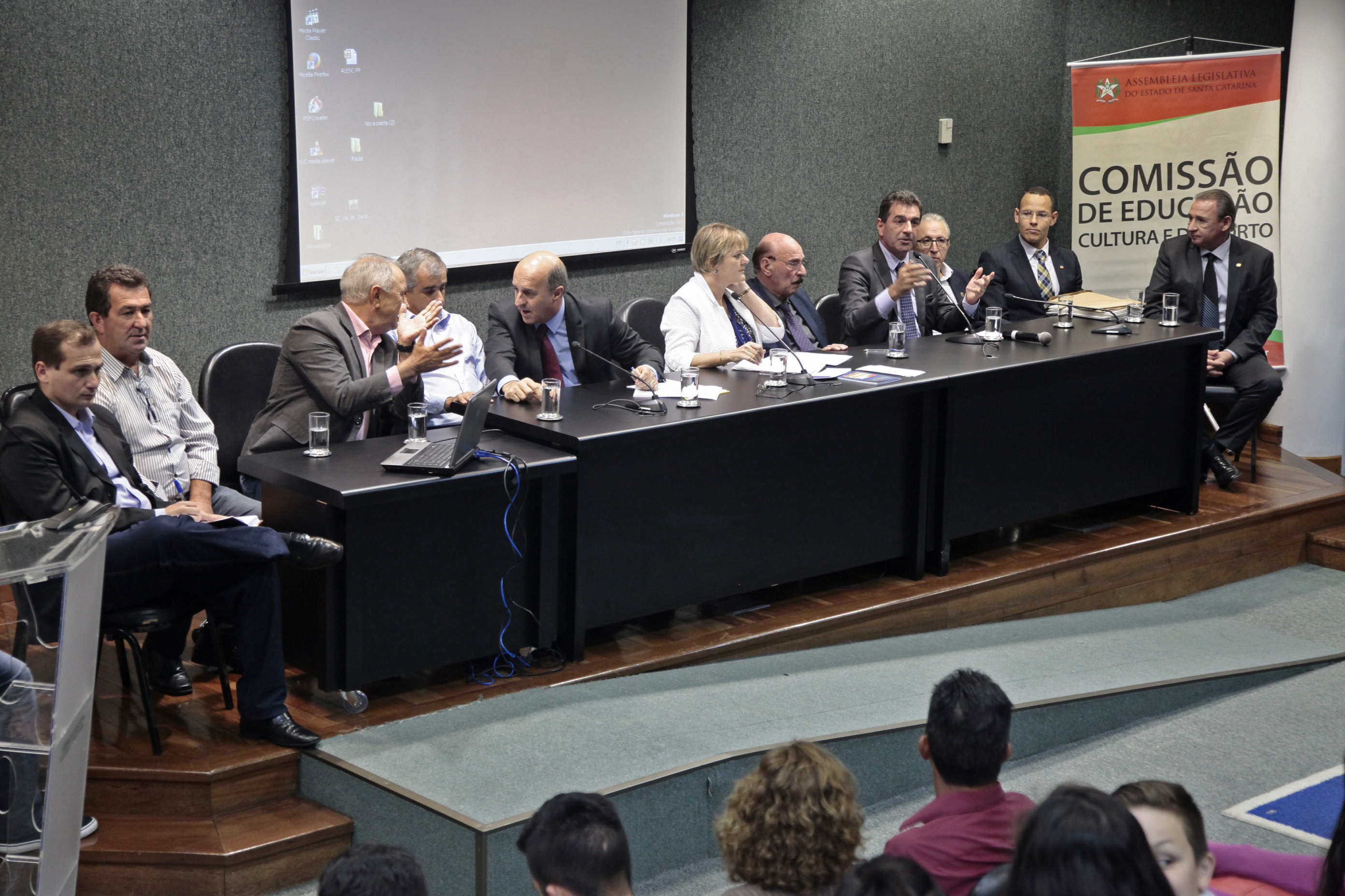 Audiência Pública - Situação das Escolas de Balneário Gaivotas e Sombrio.