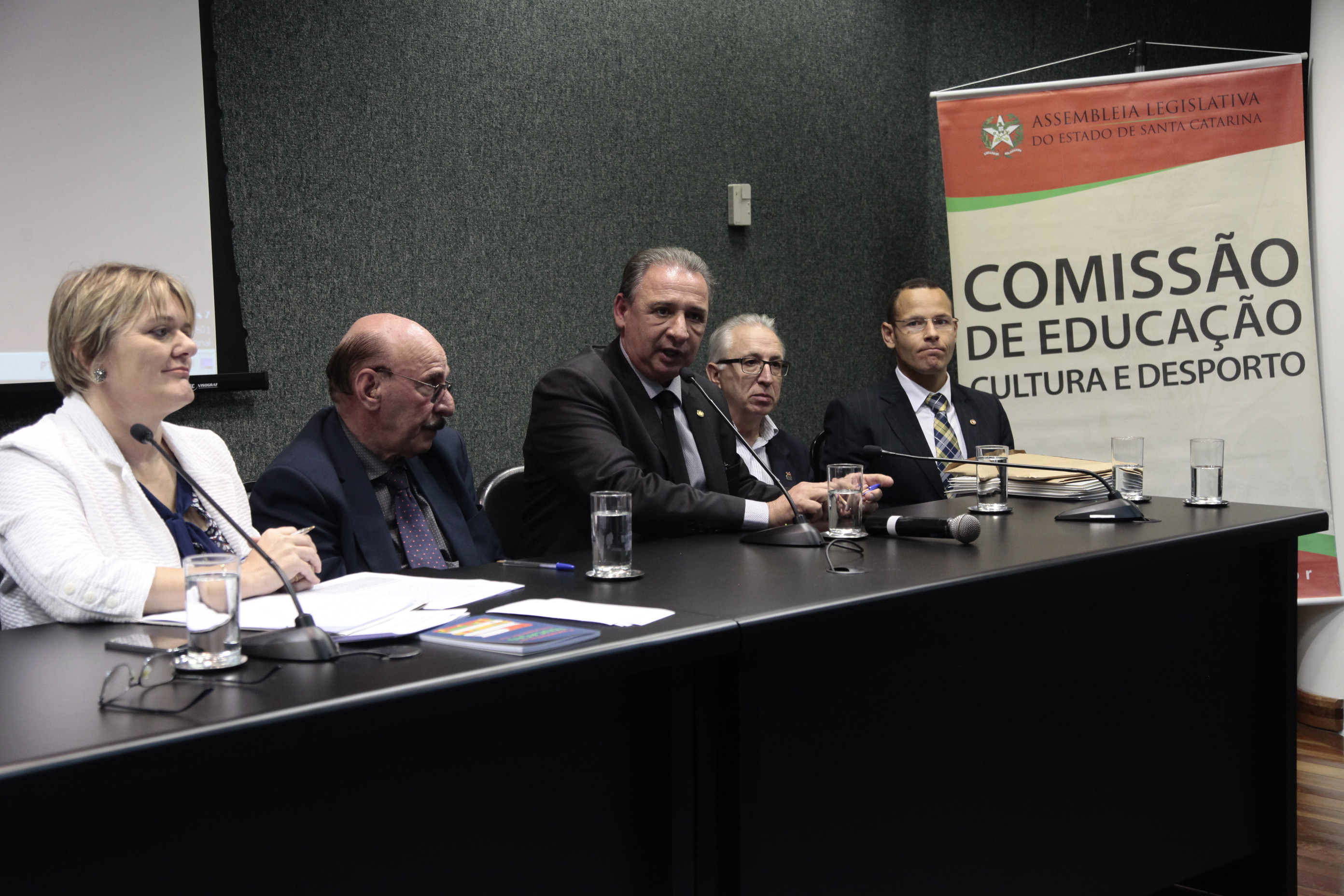Audiência Pública - Situação das Escolas de Balneário Gaivotas e Sombrio.