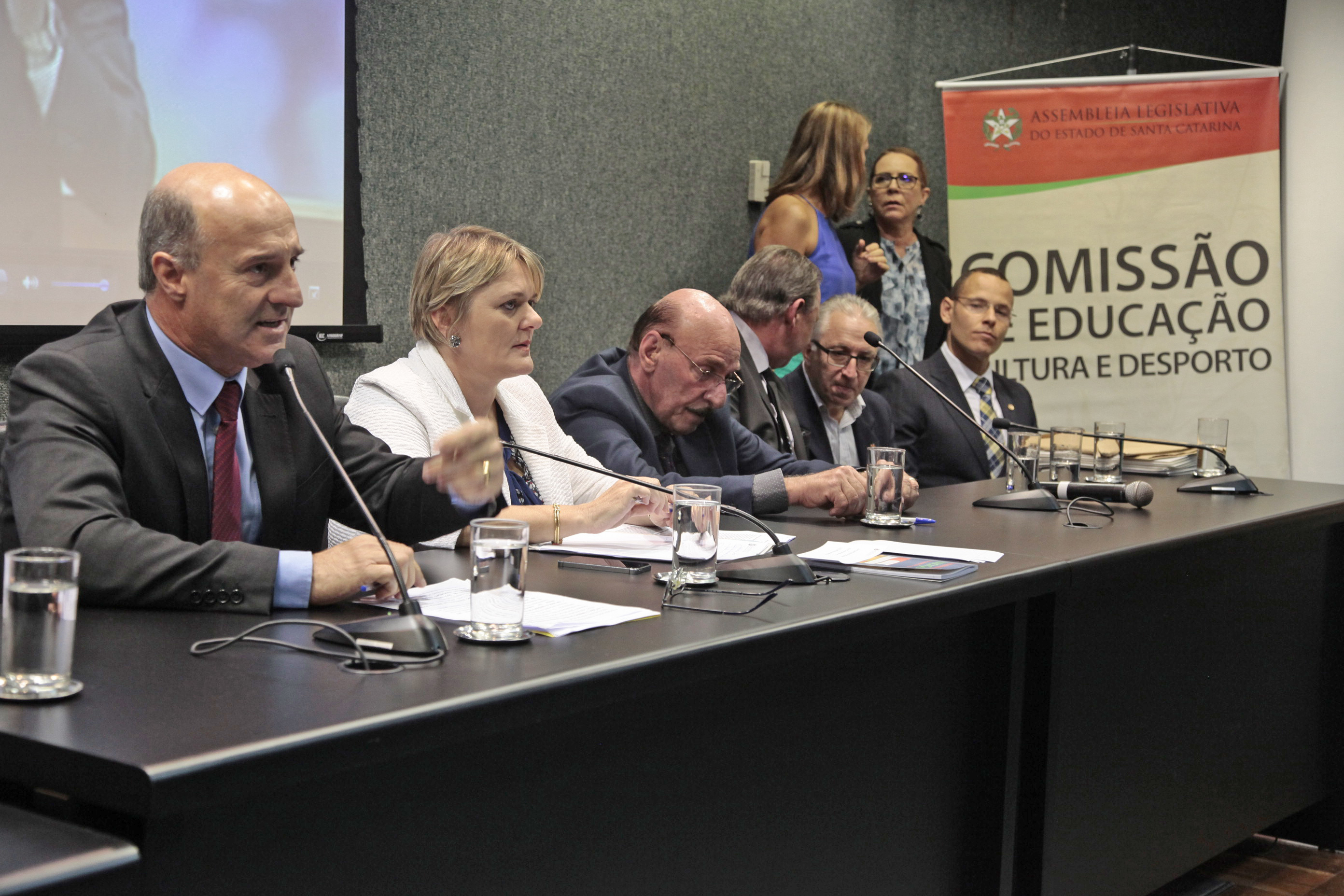 Audiência Pública - Situação das Escolas de Balneário Gaivotas e Sombrio.