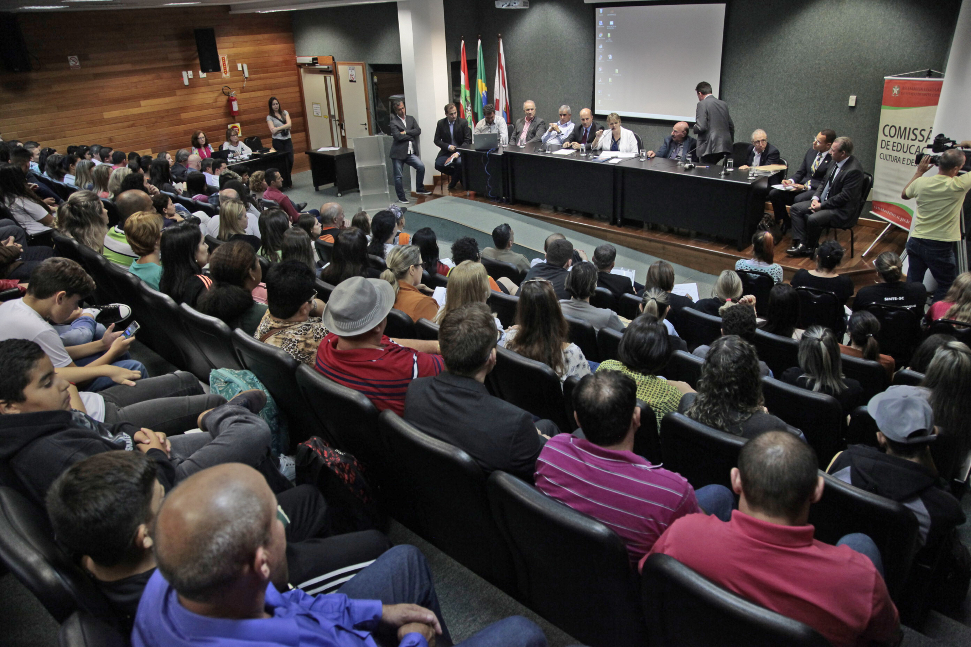 Comissão de Educação discute interdição de escolas no Extremo Sul