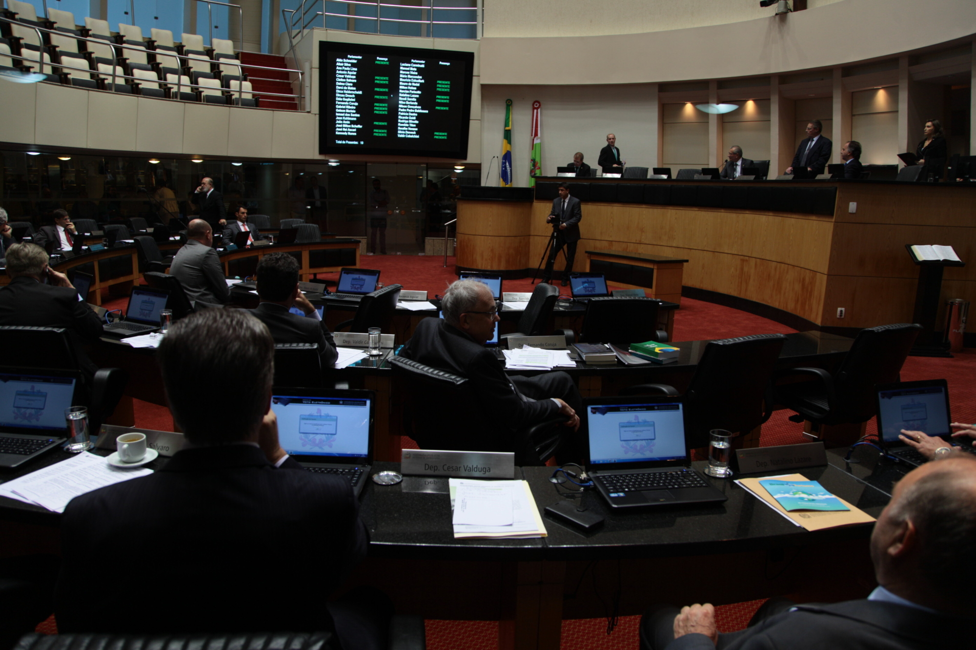Novas leis garantem direitos para idosos e pessoas com deficiência