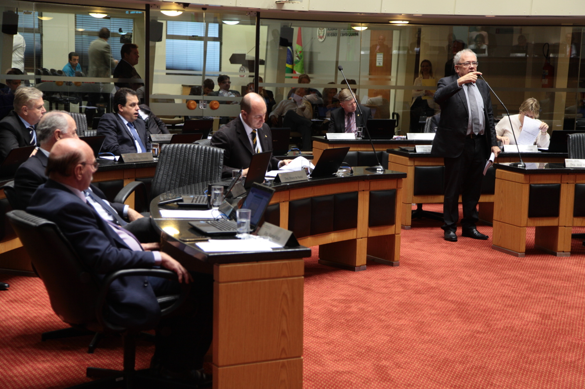 PEC garante recursos do orçamento para emendas dos deputados estaduais